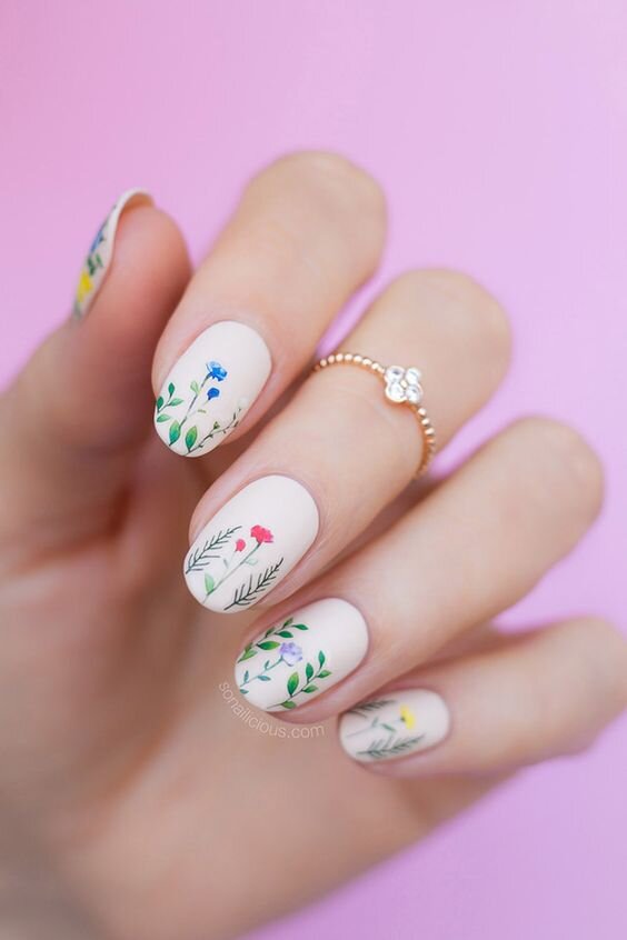 white and colored splash SPRING NAIL INSPIRATION