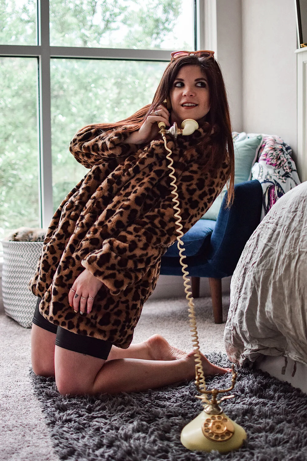 11 INDOOR PHOTOSHOOT IDEAS