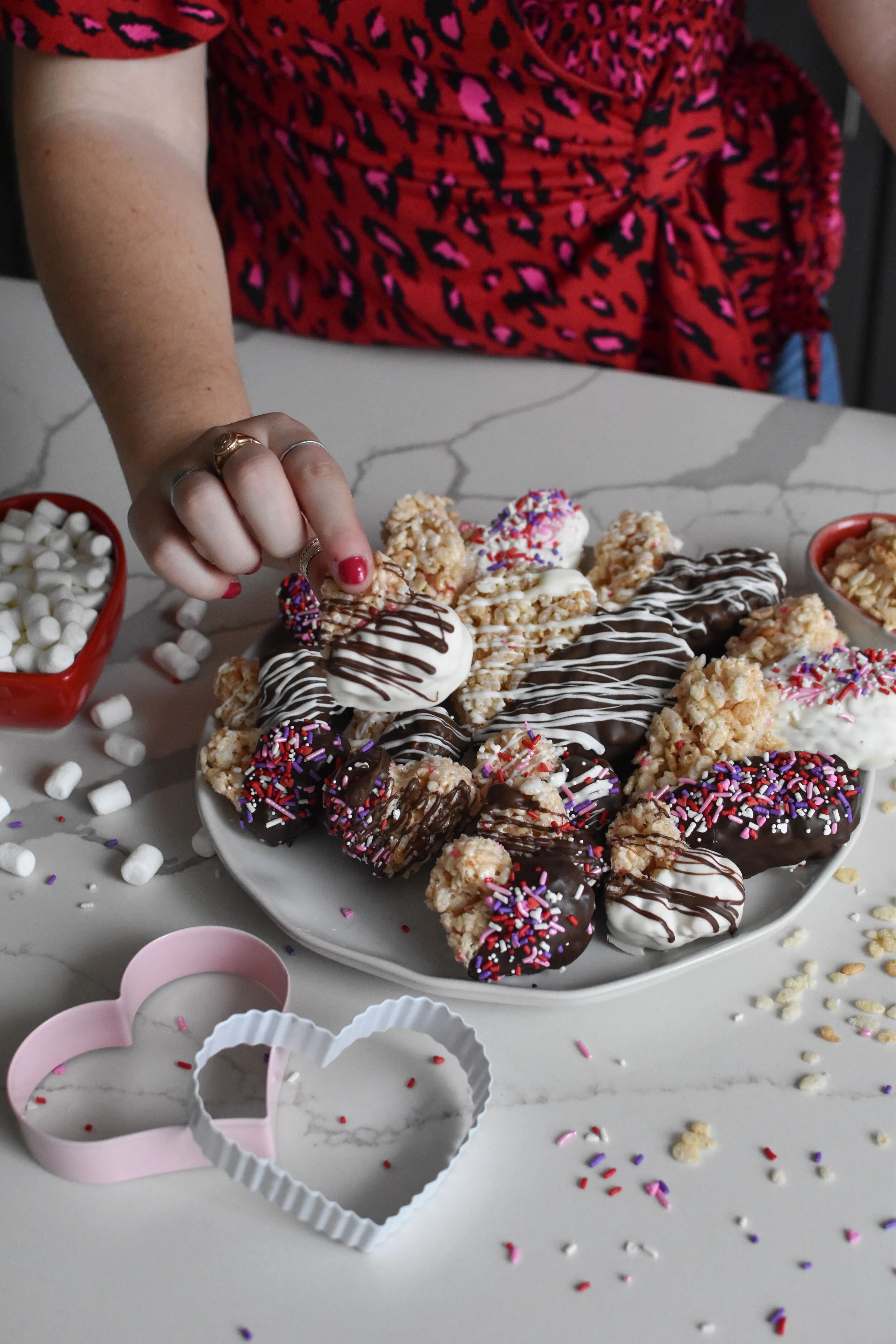 EASY HEART SHAPED RICE KRISPIE TREAT RECIPE