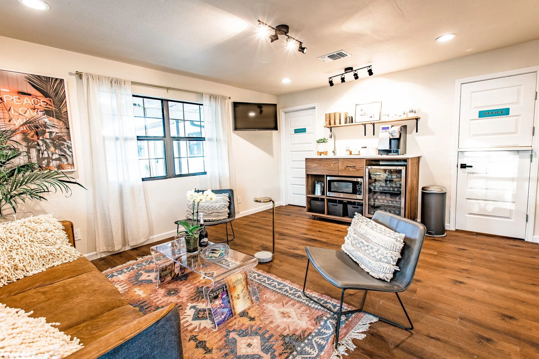 STONEWALL MOTOR LODGE AMENITIES