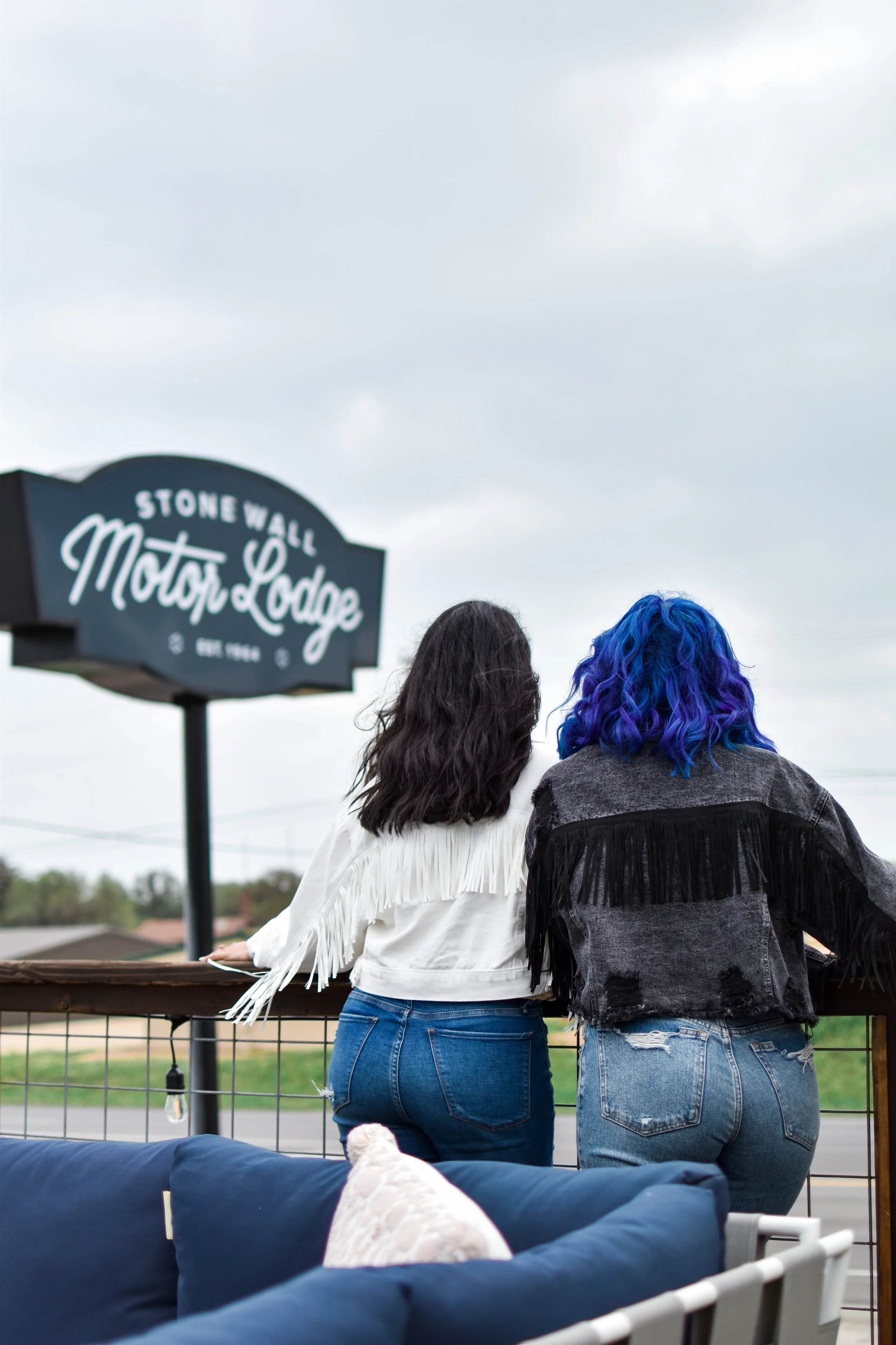 WHY STONEWALL MOTOR LODGE IS THE BEST PLACE TO STAY ON THE 290 WINE TRAIL