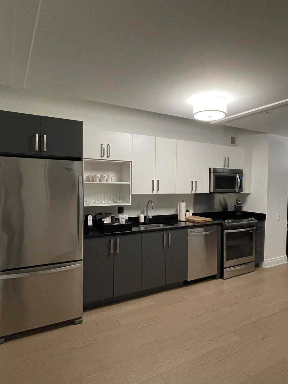 kitchen in  apartment style hotel in new york