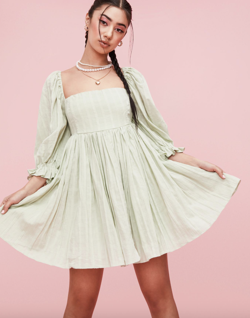 woman in square neck dress for OUTFIT INSPIRATION FOR ANIMAL KINGDOM 