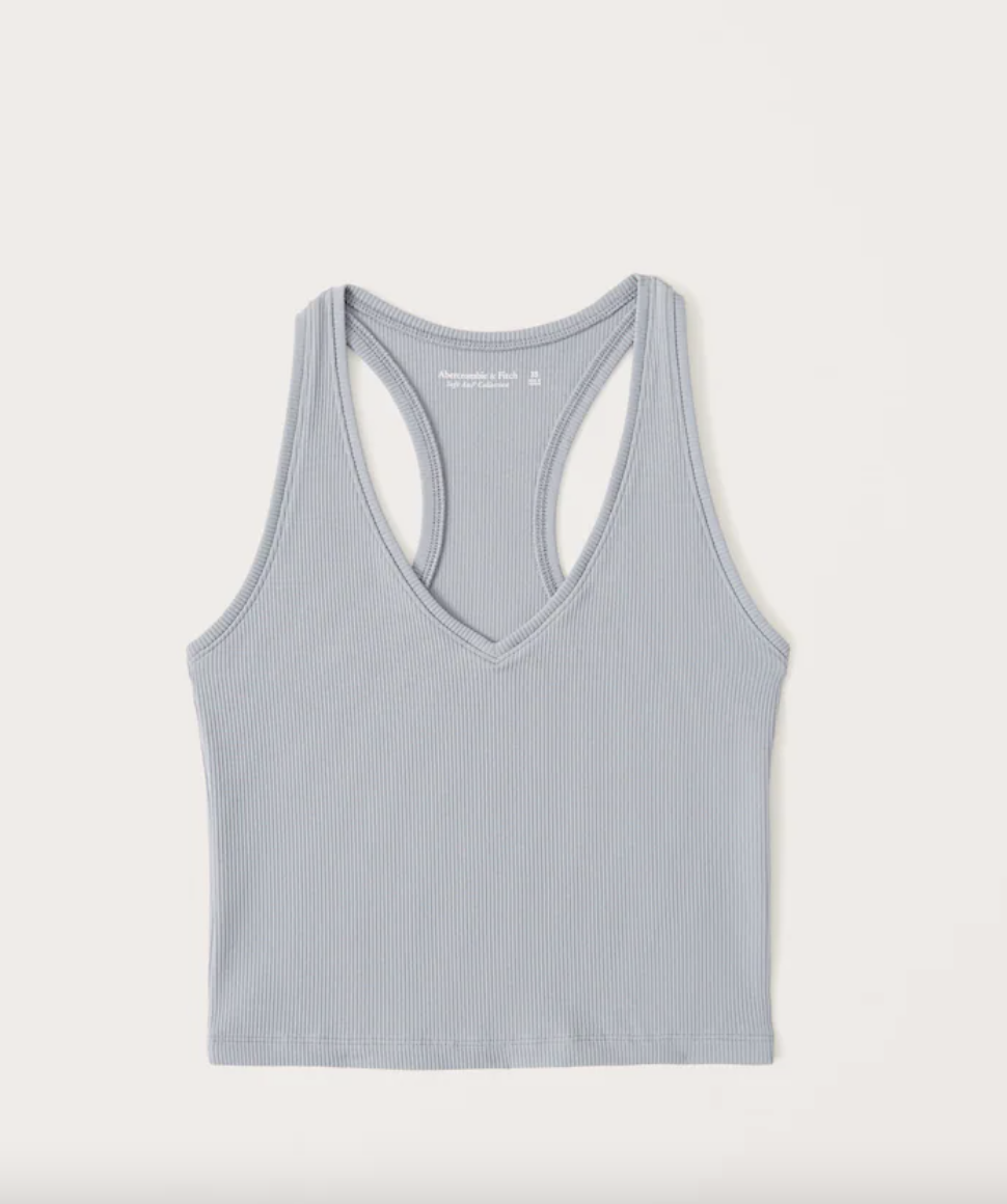 grey tank top OUTFIT INSPIRATION FOR ANIMAL KINGDOM 