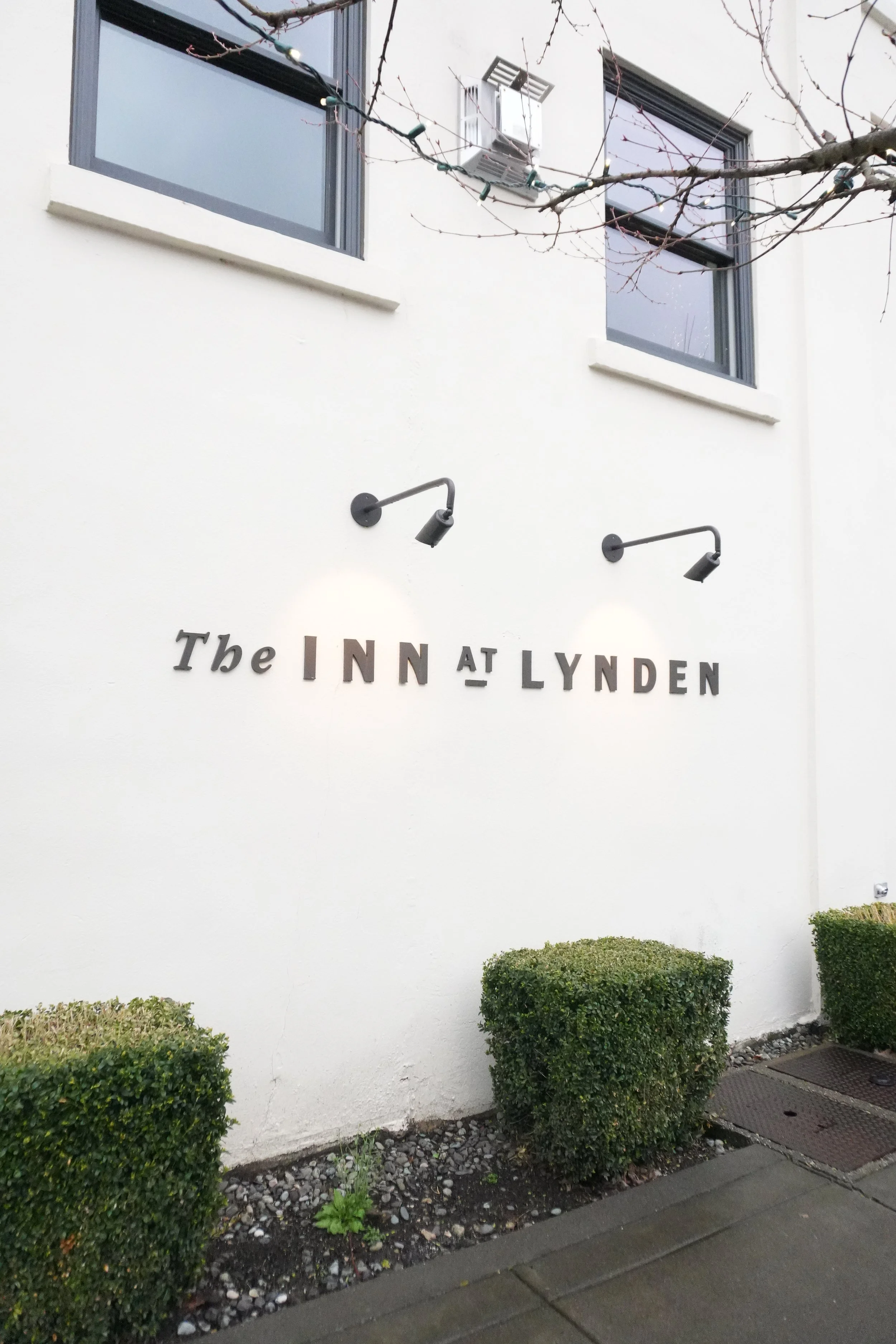 WHY YOU SHOULD BOOK THE COZIEST HOTEL IN LYNDEN, WA JUST STEPS FROM HISTORIC FRONT STREET