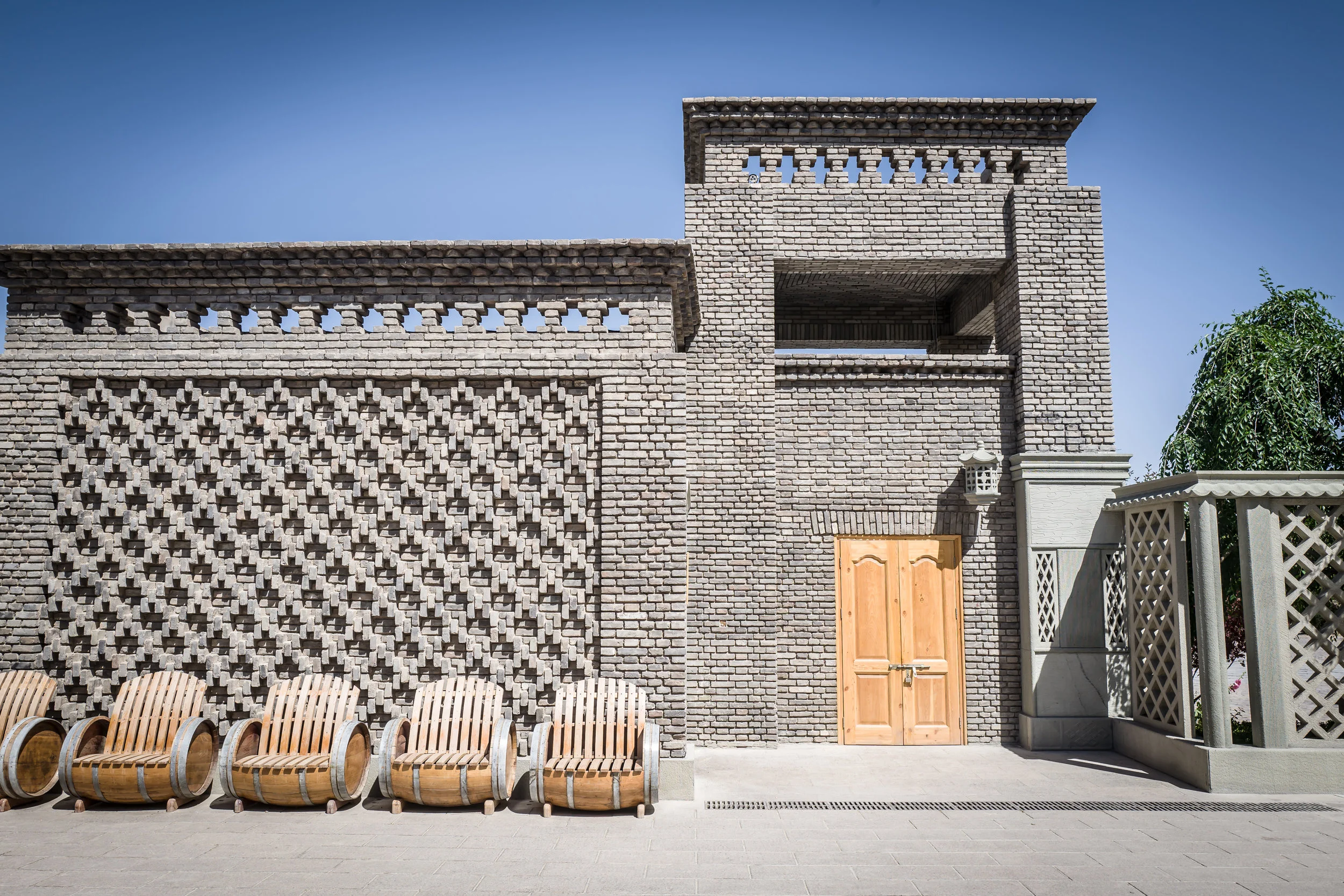 Chinese Wines: Drinking Along The Silk Road 