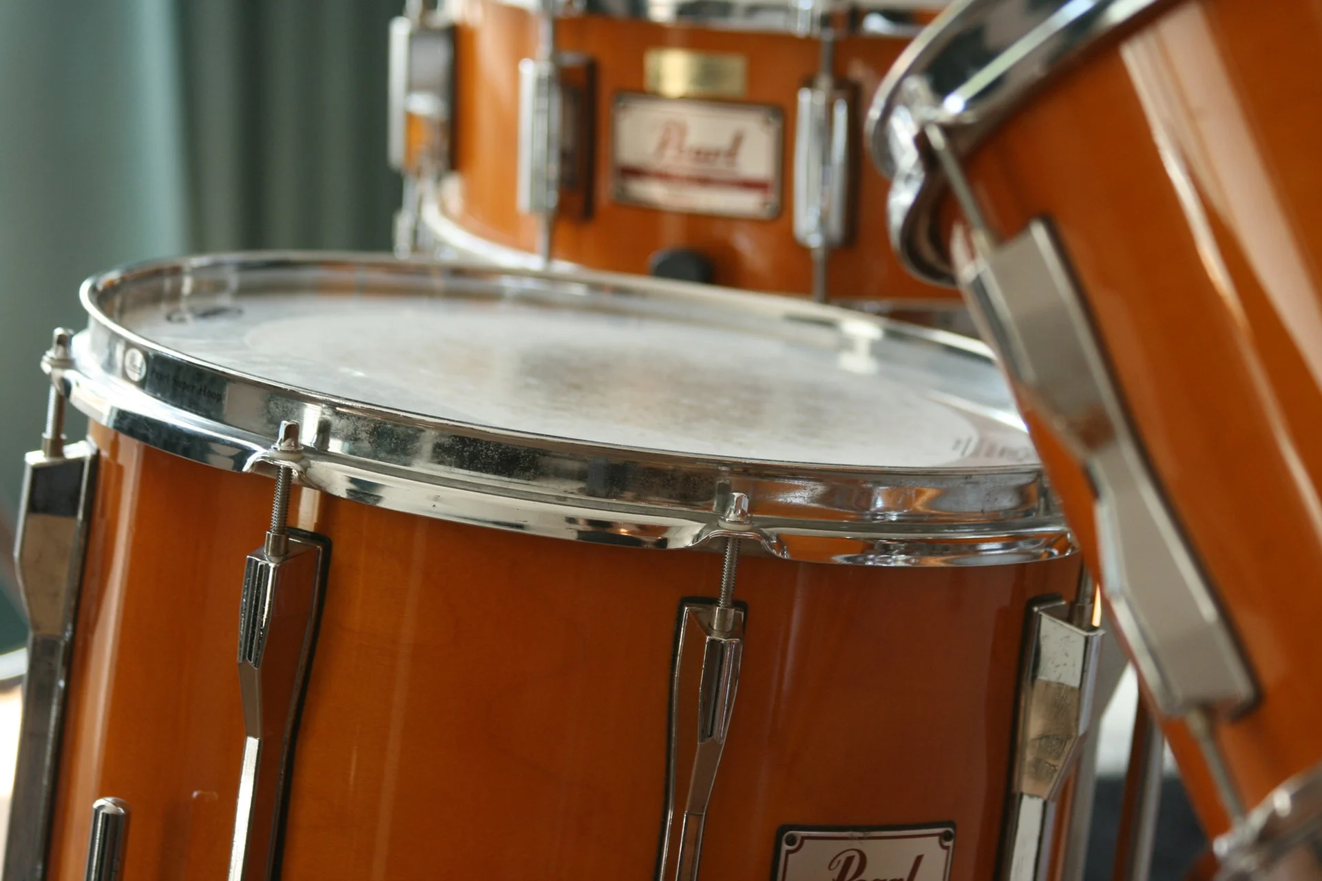 drums-musical-instrument-music-sound-60636.jpeg