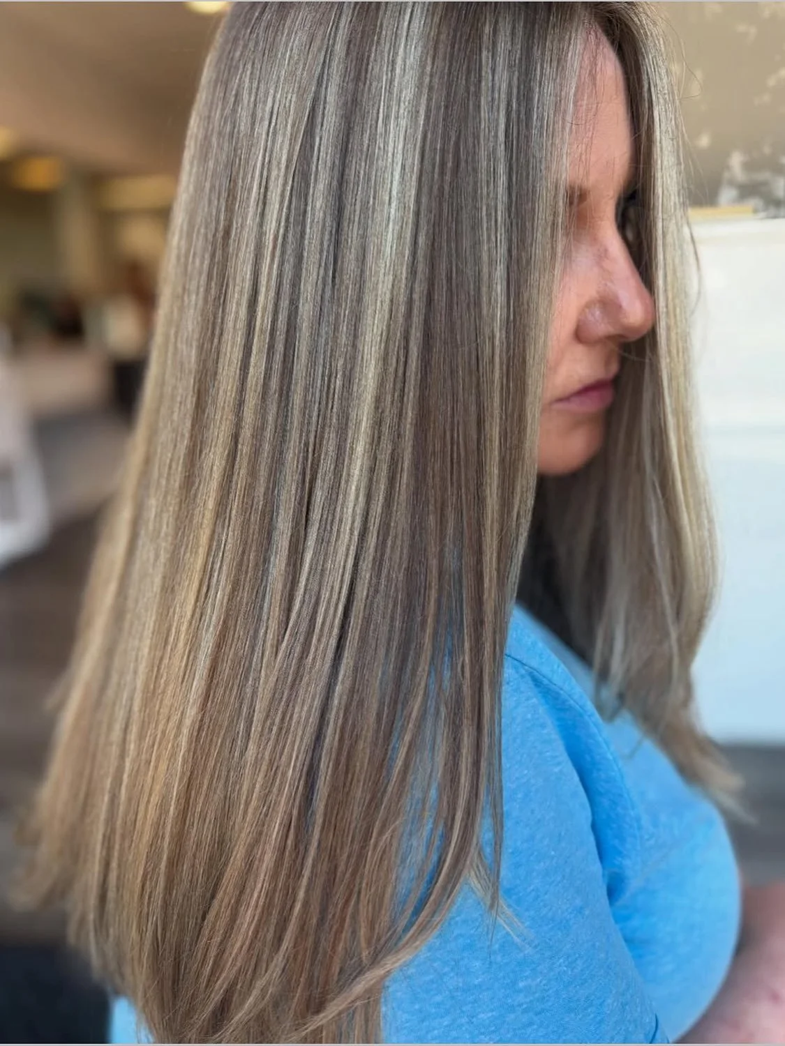 highlights by Heather | cut &amp; style by Dillon ➡️(swipe for her before pic!)
&bull;
&bull;
&bull;
#themakeupstudiony #thestudiony #highlights #hairpainting #haircolor #balayage #maneinterest #behindthechair #wellaprofessional #olaplex #bumbleandbu