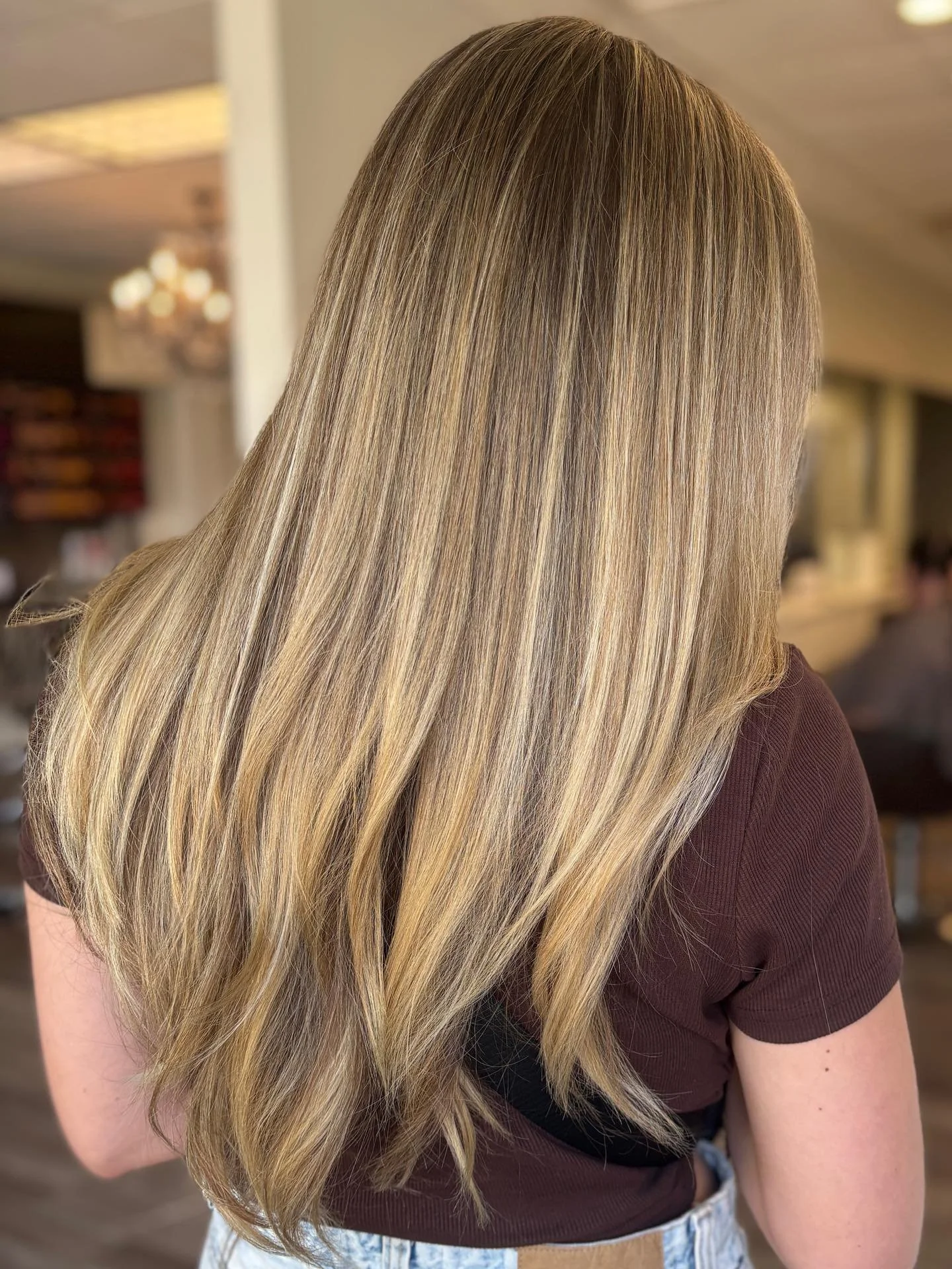 highlights &amp; root smudge by Dani | cut &amp; style by Jordan
&bull;
&bull;
&bull;
#themakeupstudiony #fyp #highlightedhair #balayage #rootmelt #rootsmudge #highlights #haircut #haircolor #blondeinspo #bestofli #maneinterest #behindthechair #bumbl
