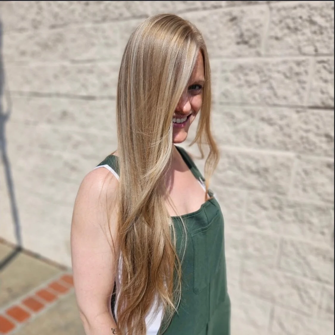 highlights, cut &amp; style | by Cristin F 
&bull;
&bull;
&bull;
#themakeupstudiony #blondehair #mermaidhair #wellaprofessional #wellaed #blonderefresh #blondespecialist #longislandhair #bestofli #longislandhairstylist #longislandhaircolorist #longis