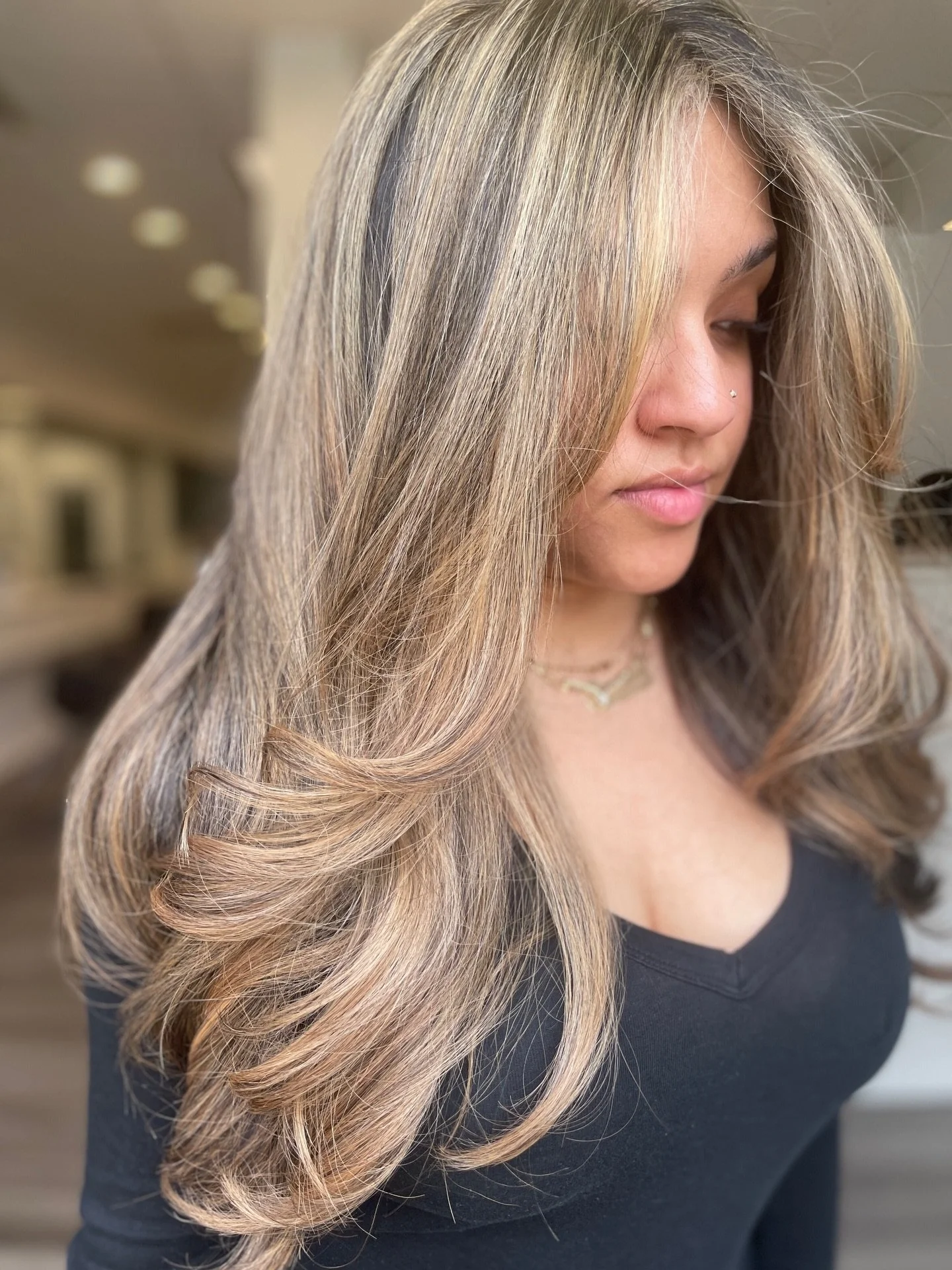 highlights by Dani | cut &amp; style by Jordan
&bull;
&bull;
#themakeupstudiony #fyp #longislandhair #longislandhairstylist #highlightedhair