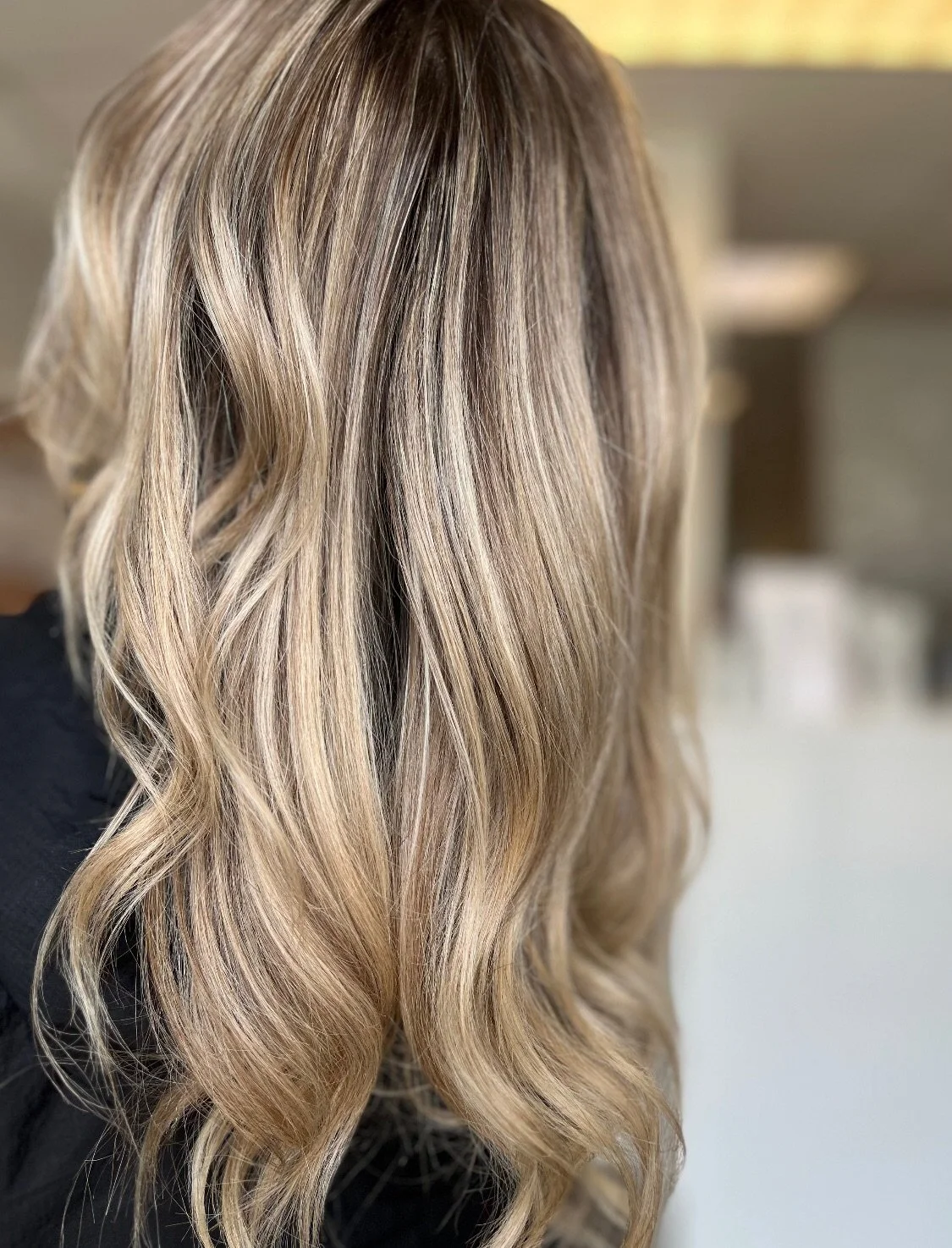 full teasylight by Dani | style by Jordan 
&bull;
&bull;
#themakeupstudiony #longislandhair #teasylight #balayage #longislandblonde