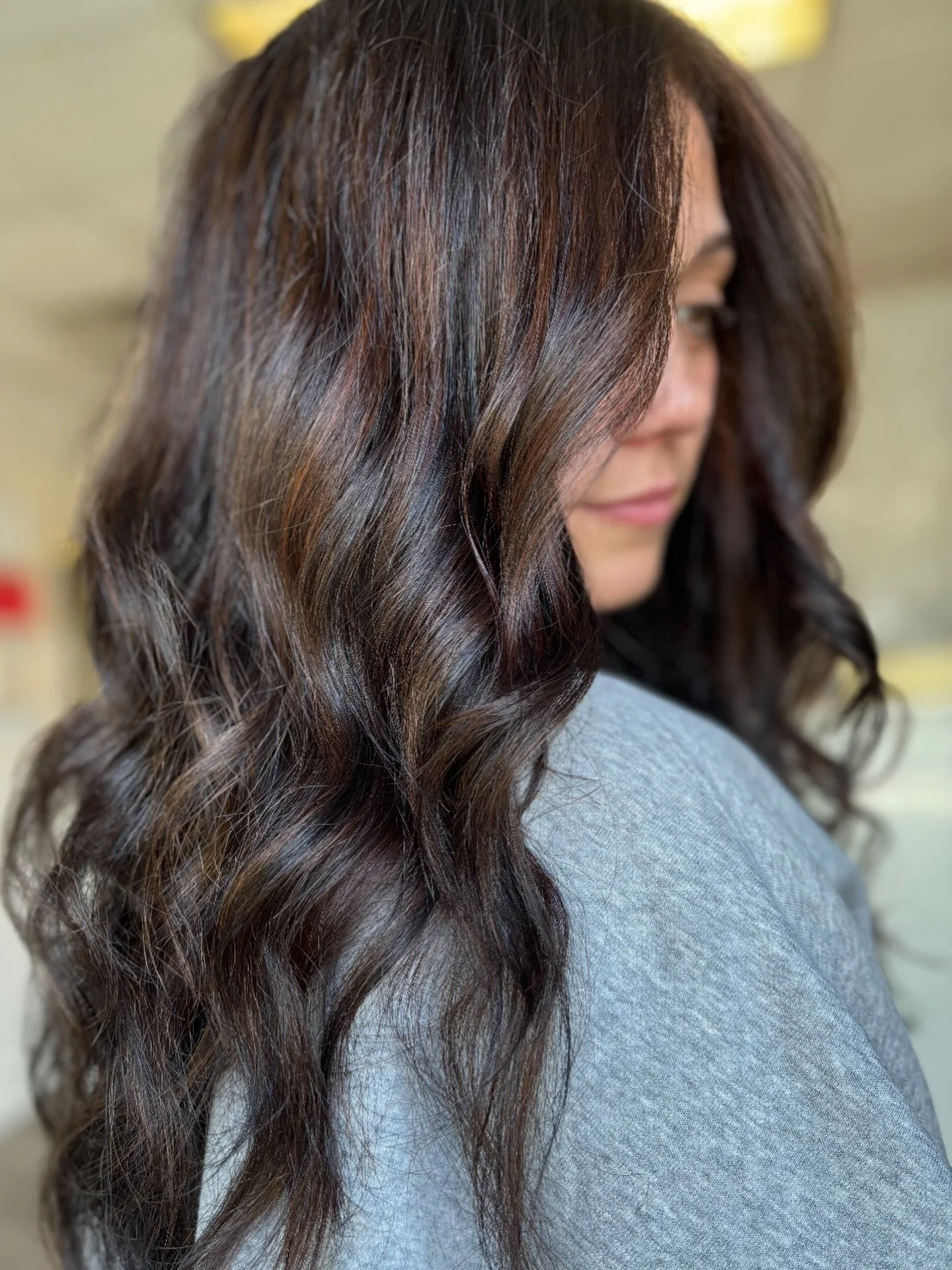 brunette highlights by Dani | cut &amp; style by Elena
&bull;
&bull;
&bull;
#themakeupstudiony #fyp #brunettehighlights #longislandhair #newyorkhair