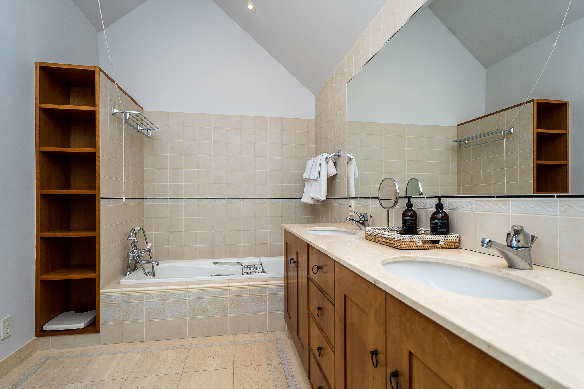 Master 1 ensuite