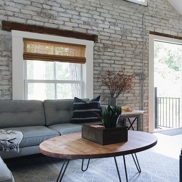 Go ahead, take a tour with me: slide right for more of this Coach House&rsquo;s living / dining room. Thank you @jhinteriordesign for sharing your Insta immersive slide technique, cause ya know, #sharingiscaring❤️. Are you like me and always want to 