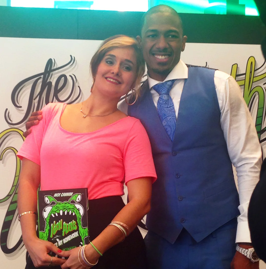 NeonAliensBook_Event2_QueenAndrea.jpg