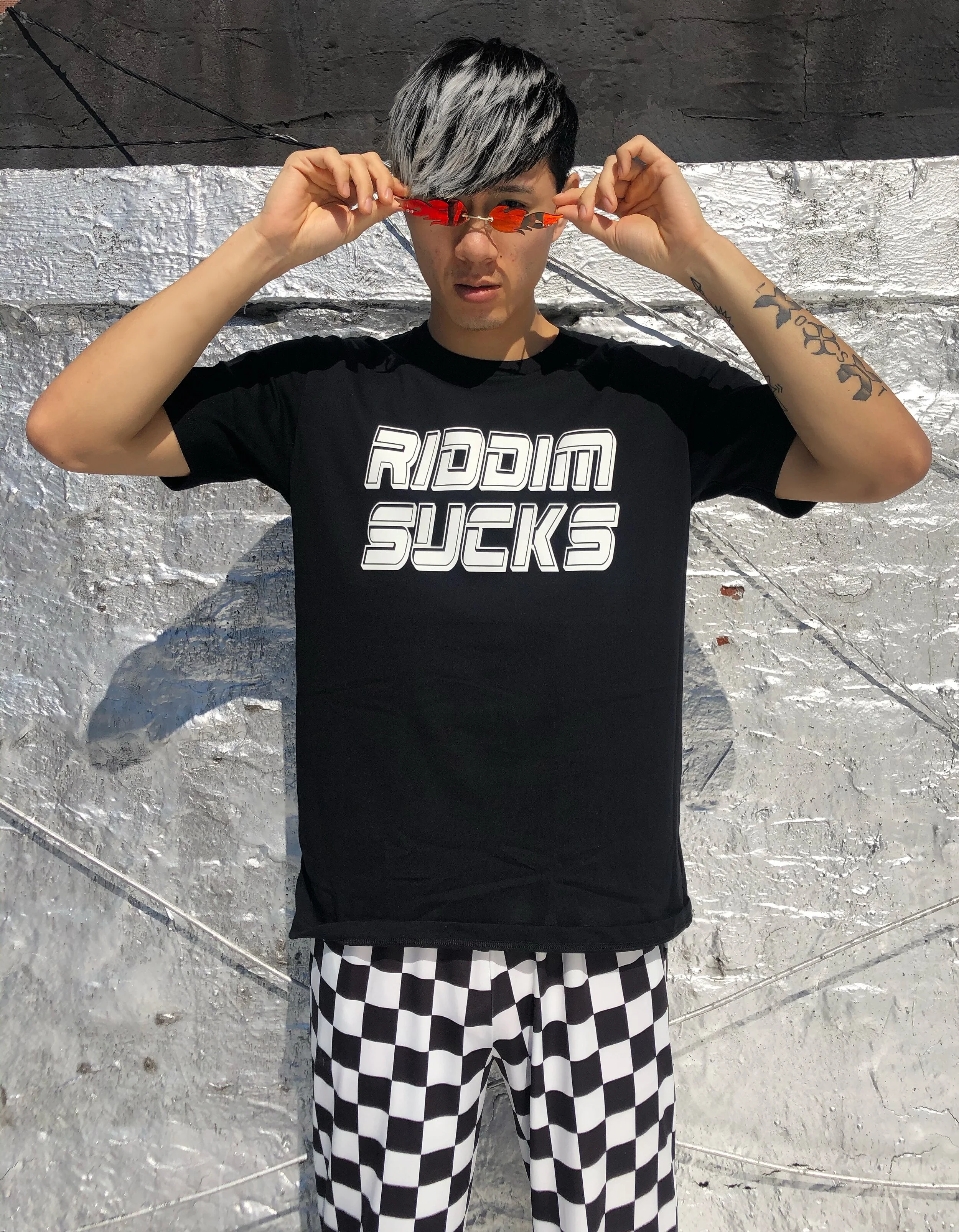 RIDDIM SUCKS TEE