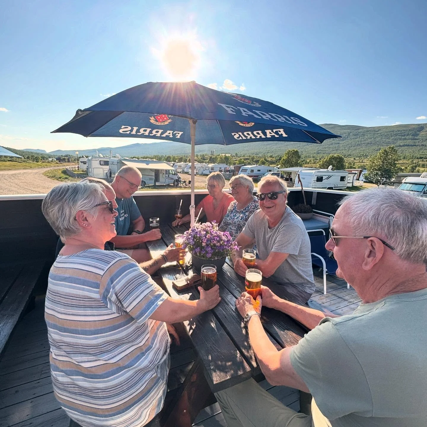 Vi nyter varmen p&aring; Hageseter ogs&aring; med gamle og nye gjester, akkurat slik vi liker det☀️
Vi har fortsatt noe ledig, sjekk tilgjengelighet p&aring; hjemmesiden v&aring;r🧡

#hageseterturisthytte #pluscamp #nafcamp
#sommer2025 #norgesferie20