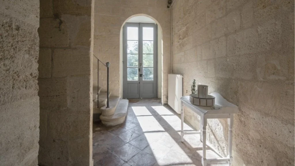 Saint-Emilion-villa-stone-walls-1024x676.jpg