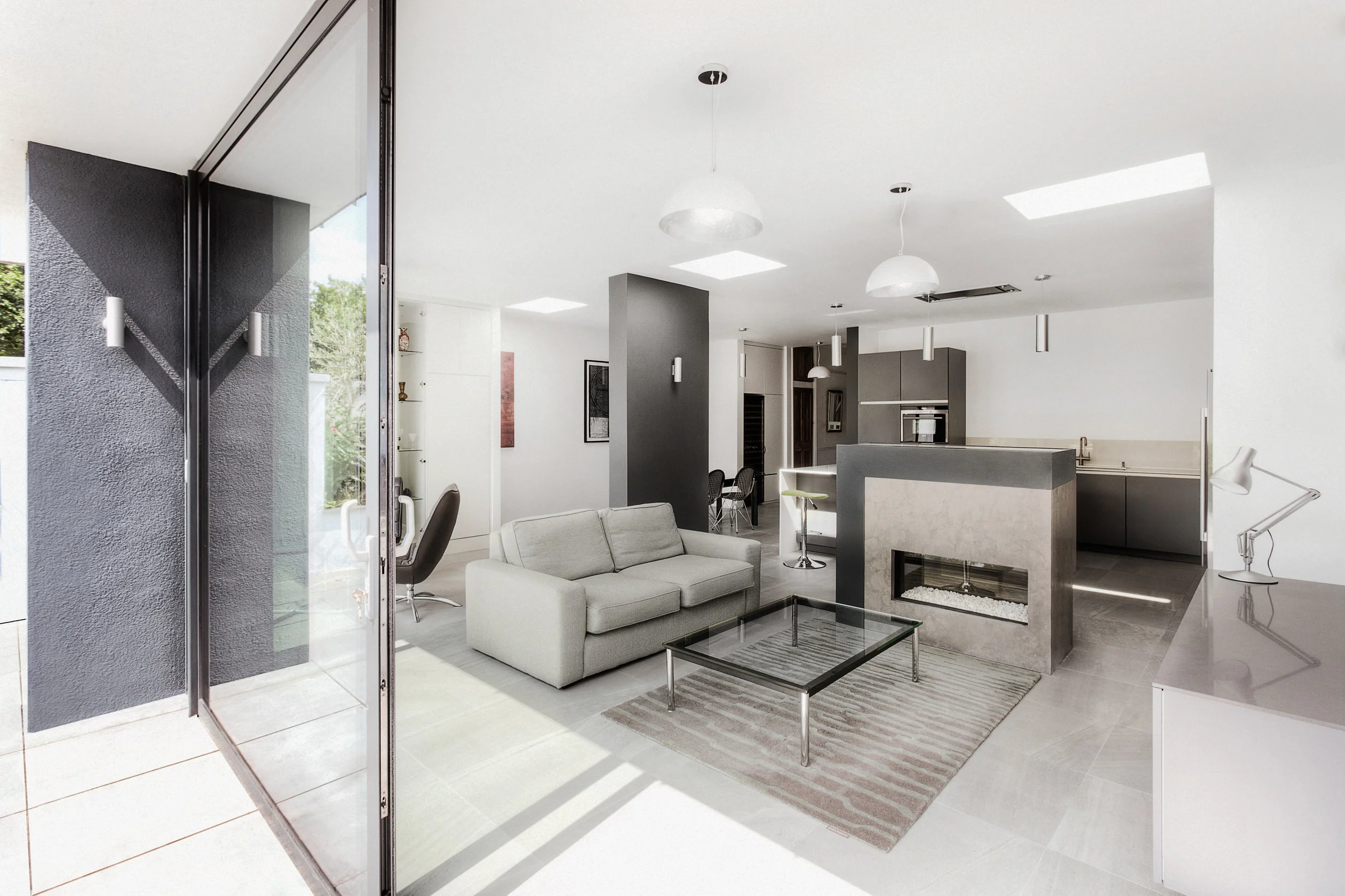 Scheme: Extension and Refurbishment Location: East Barnet Commencement : June 2012. Completion: November 2012 Architect: Mike Ford Kitchen: Myers Touch, Winchester Photographer: Martin Gardner, www.martingardner.com — Press: 2013 – Art of Design Magazine