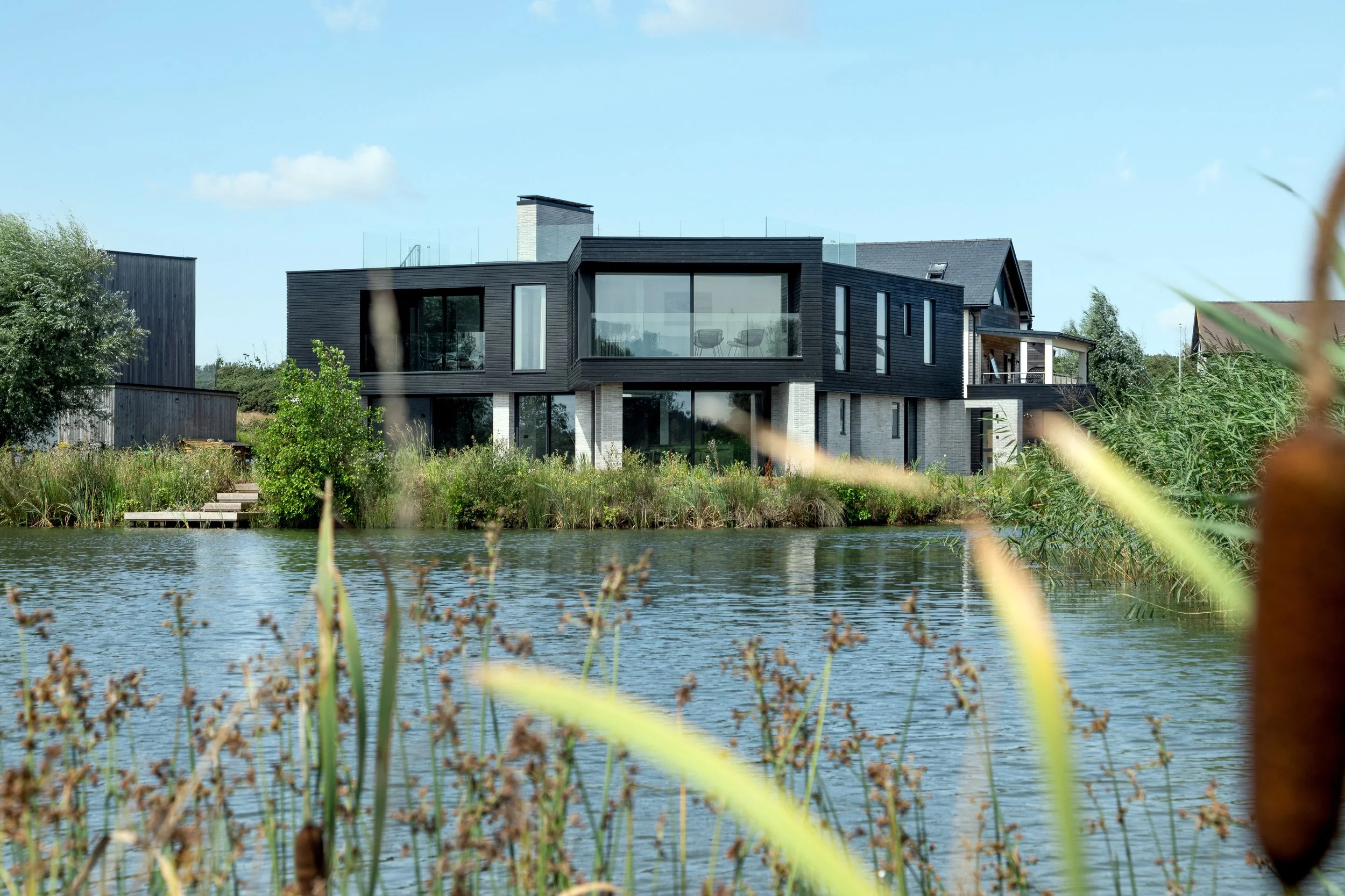  Scheme: New Build  Location: Dorset   Size: 255sqm GEA  Photography: Martin Gardner    Design Team:  Architect: Andy Ramus  Contractor: Conservation Builders Limited 