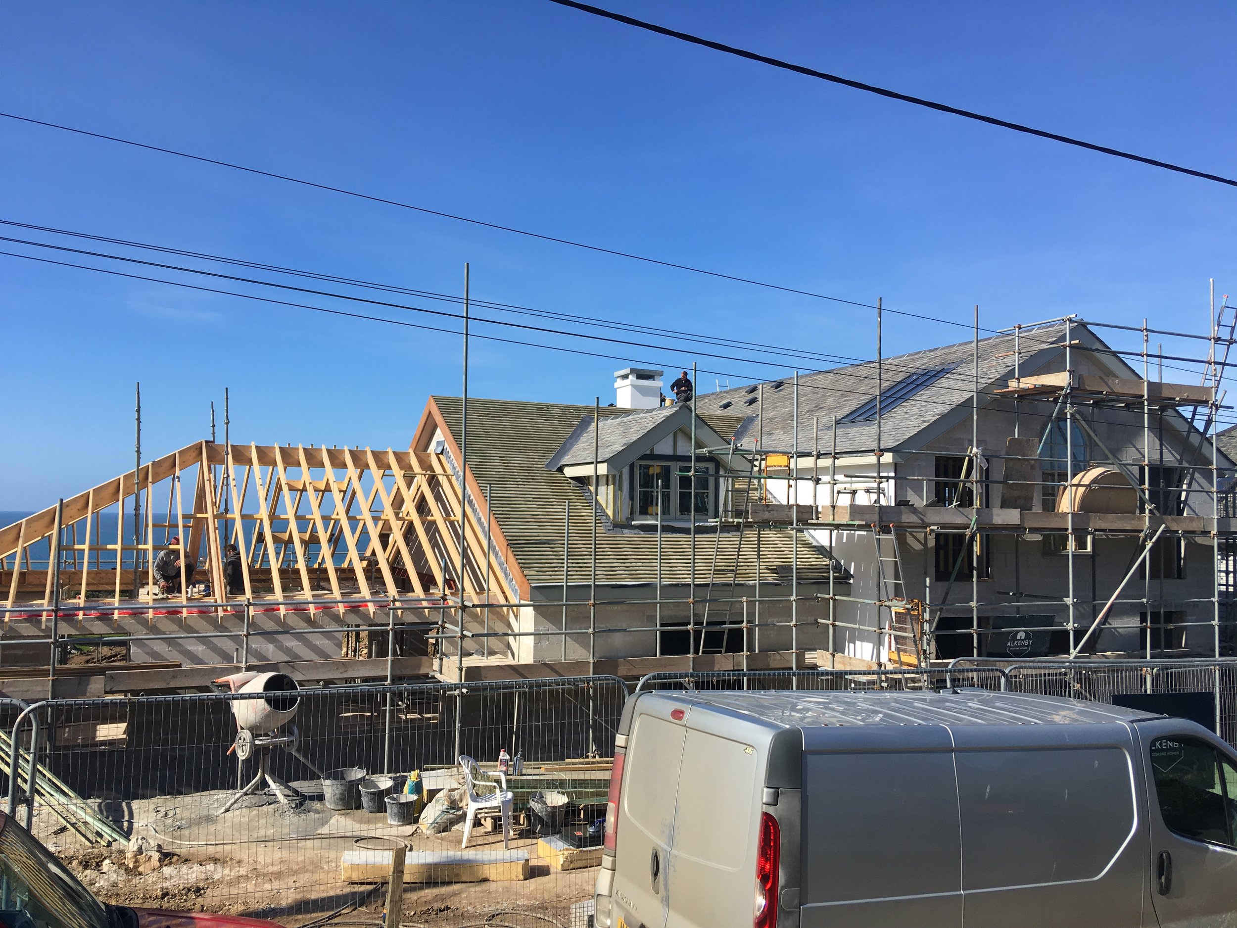 Truss and Tie arrives, final roof going up (March 23rd 2019)