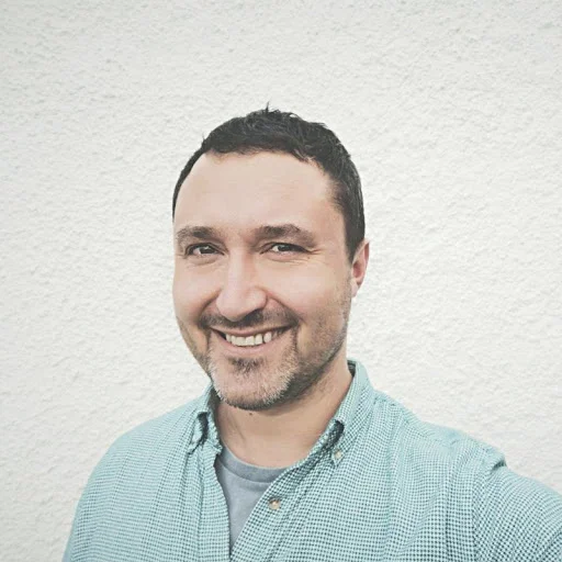 Are you an independent veterinary clinic owner that needs some guidance when it comes to marketing and growing your business?