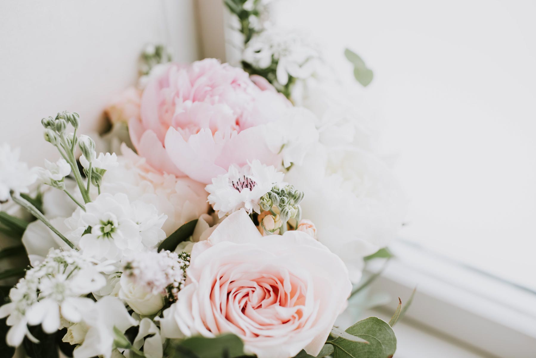 Emily&Calum-bridalprep-13.jpg
