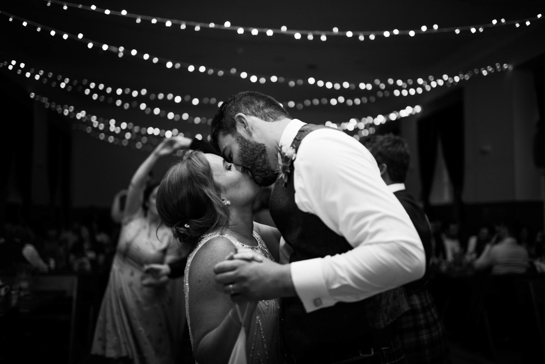 Emily&Calum-Firstdance-35.jpg