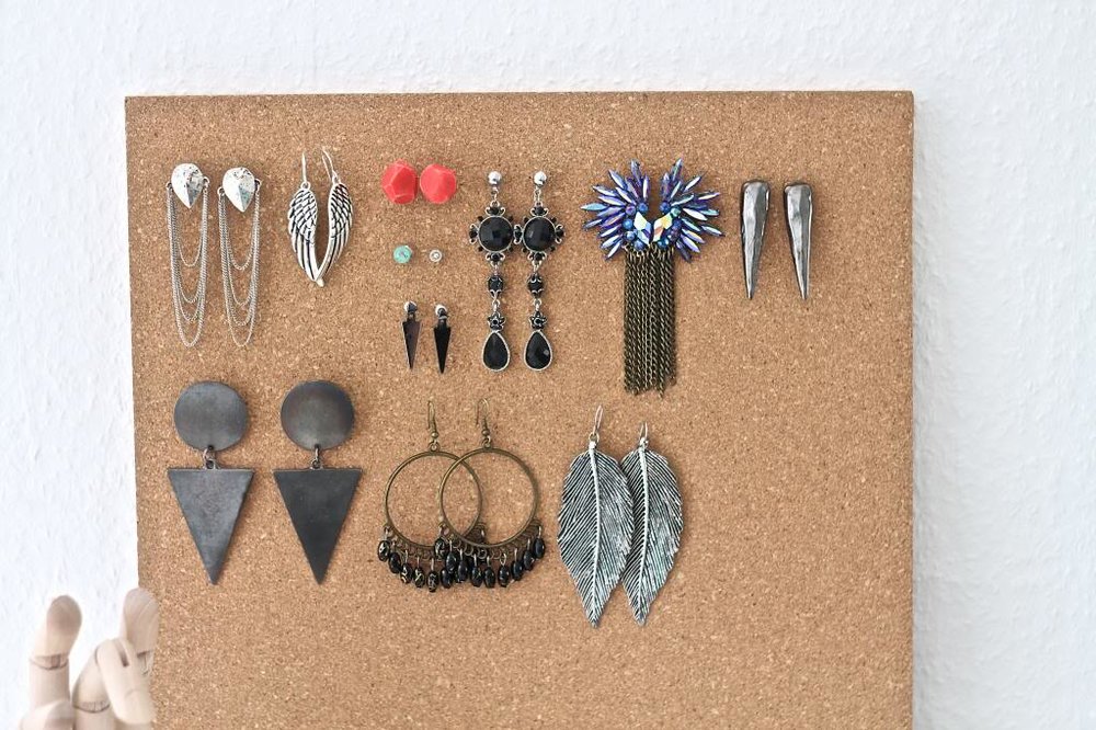 DIY | du simpel smykkeopbevaring med kork. — Flair