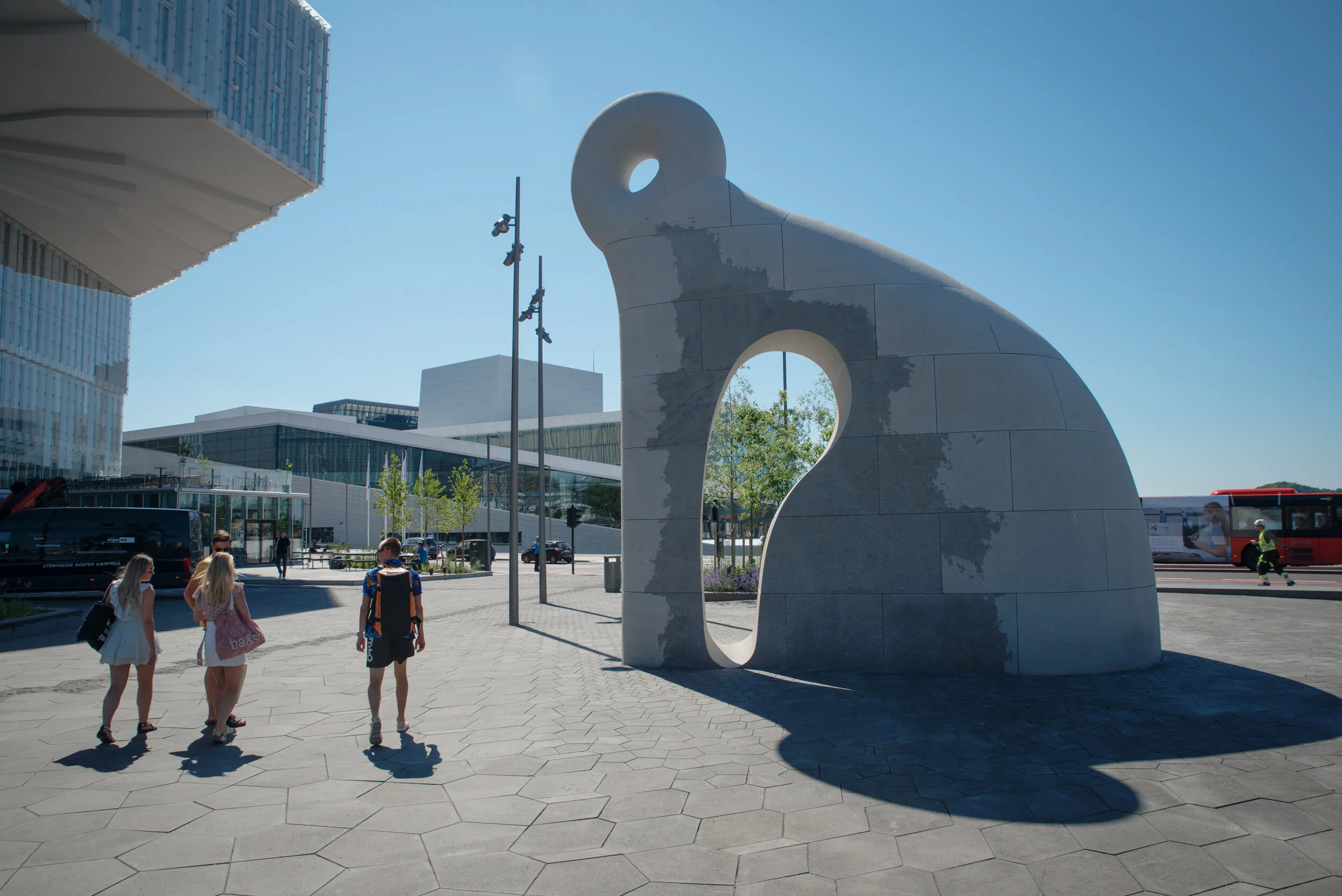  Martin Puryear,  Skapning fra Iddefjord,  2020. Foto: Carsten Aniksdal / Skulpturstopp 