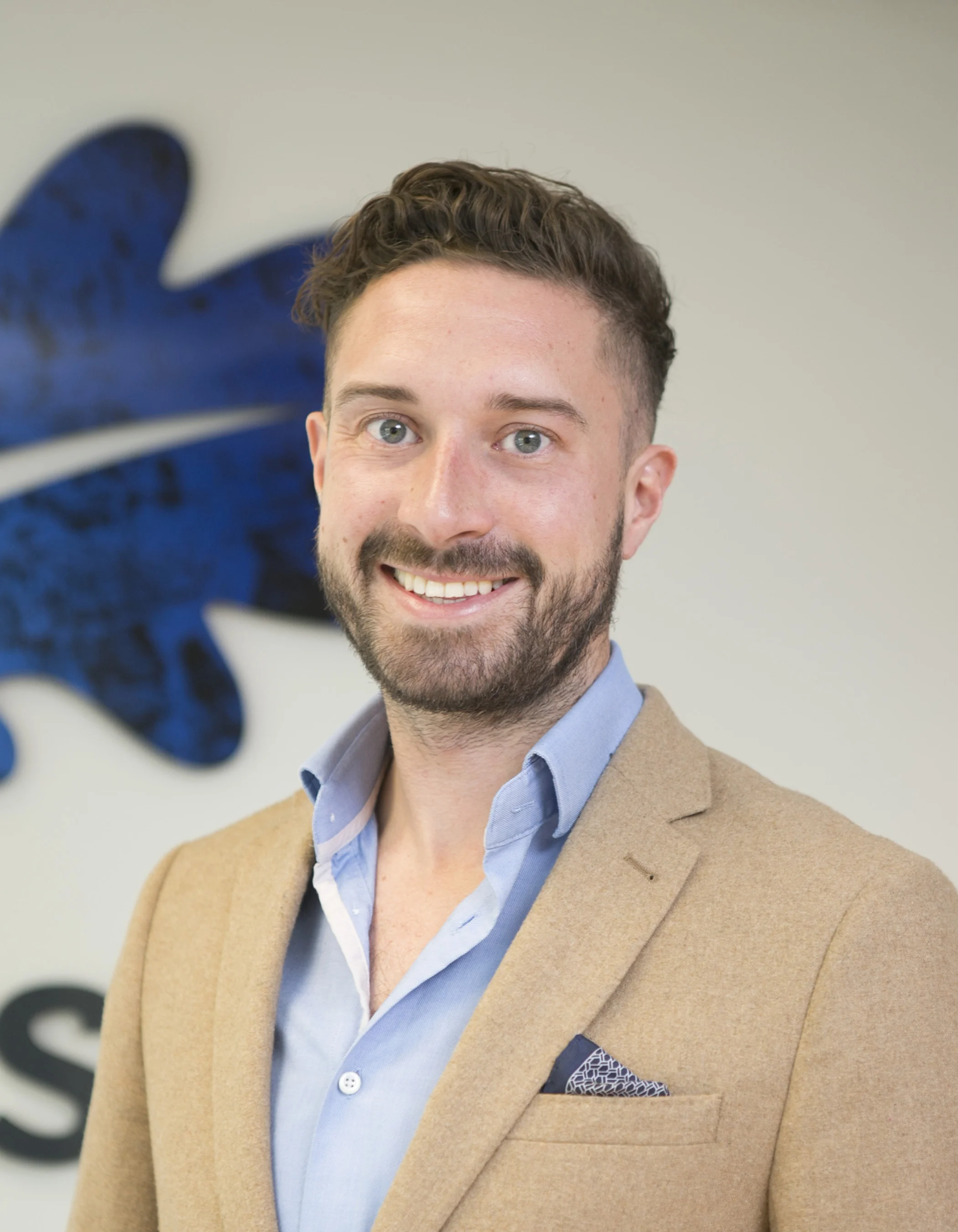 oakstone international executive search divisional director and managing consultant, dan hammond-smith