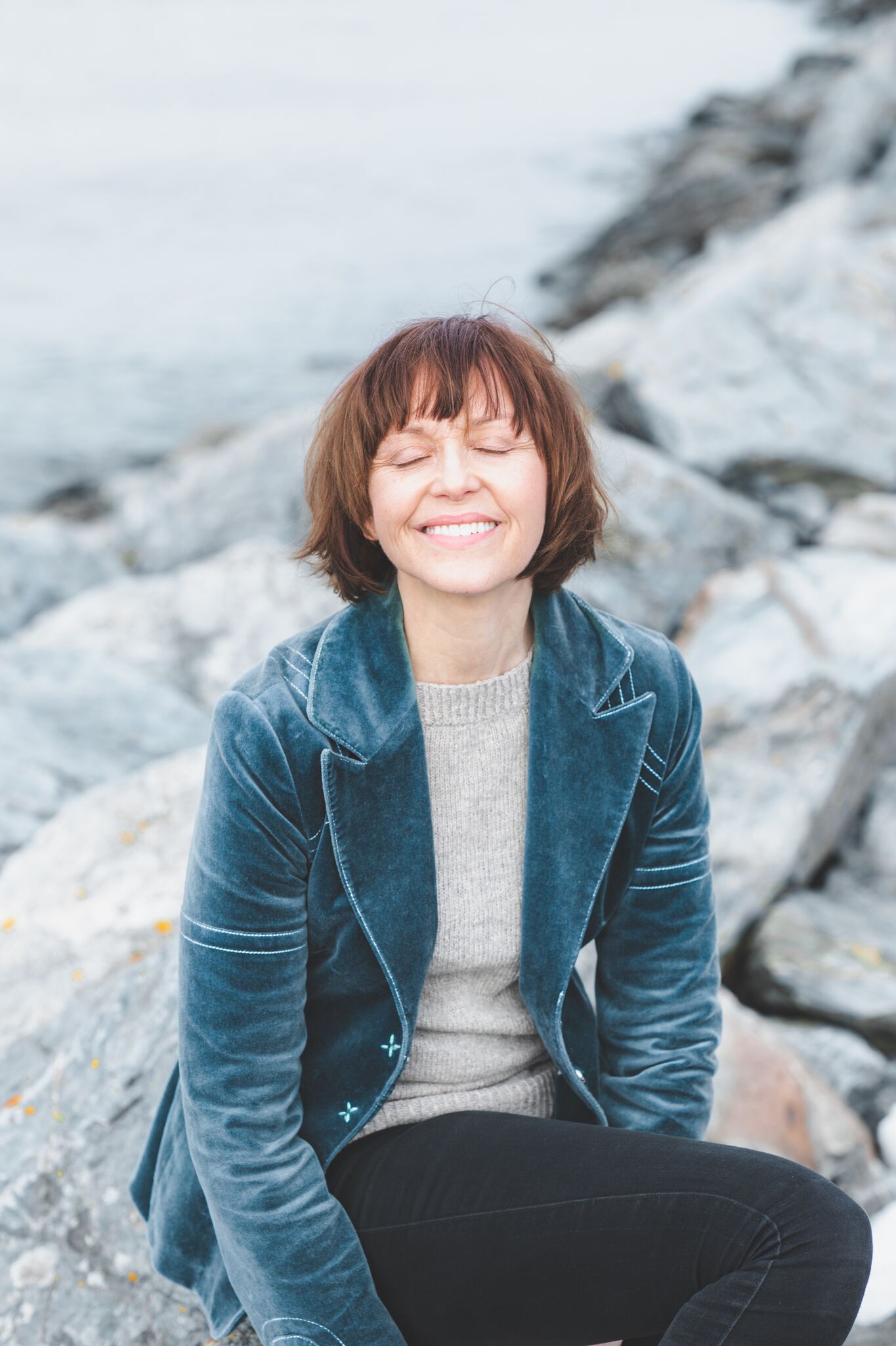Blant annet Hege Merakerås som er en helt enestående formidler av historier. Hege er et menneske du blir glad av å være sammen med. Et smittende vesen med smil og herlighet omfavner hun deg og tar deg med inn i Den gode historie! Ta en titt på resten av bildene vi tok av Hege på hennes hjemmeside.