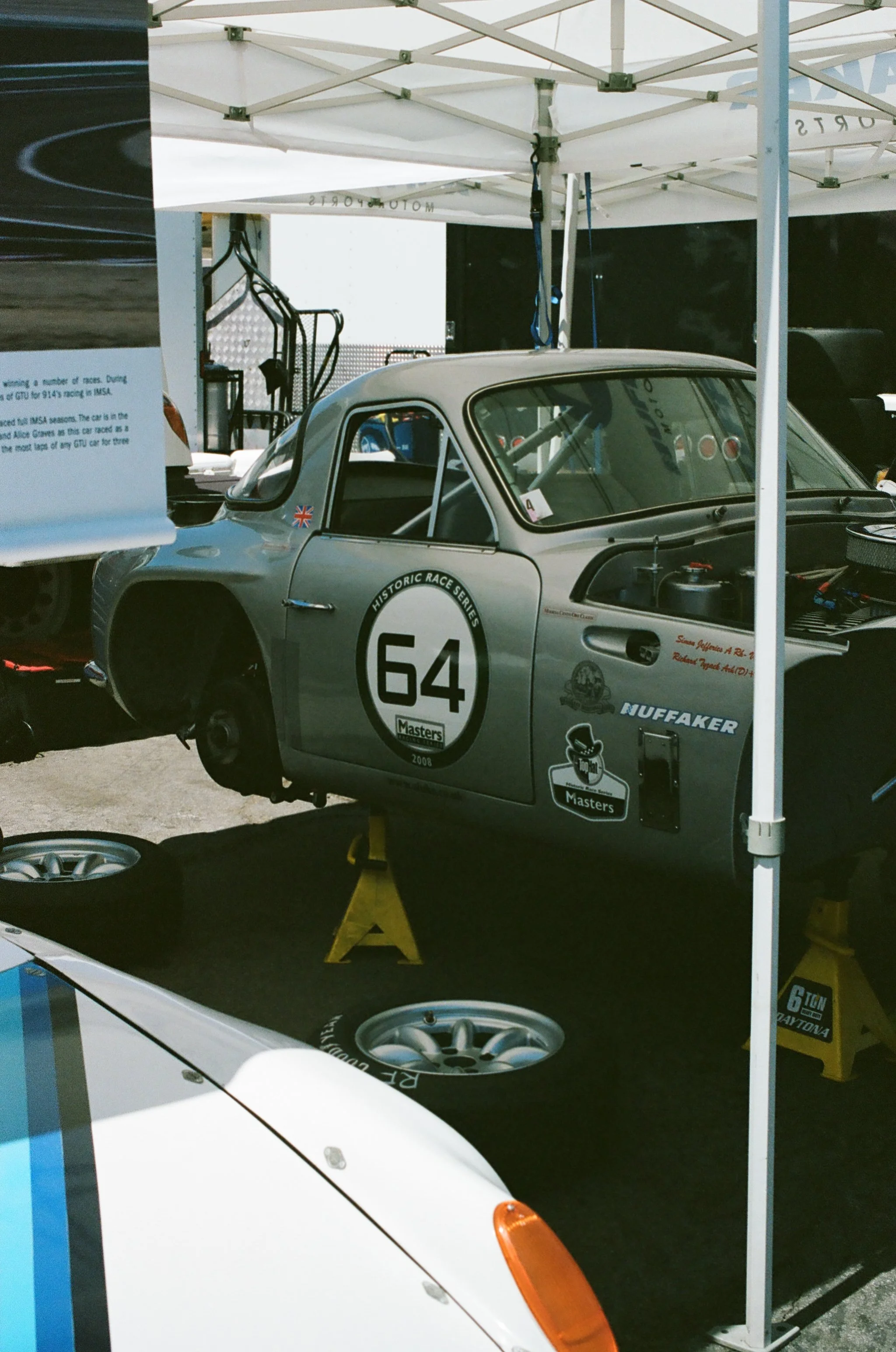7018_19A120127.jpg