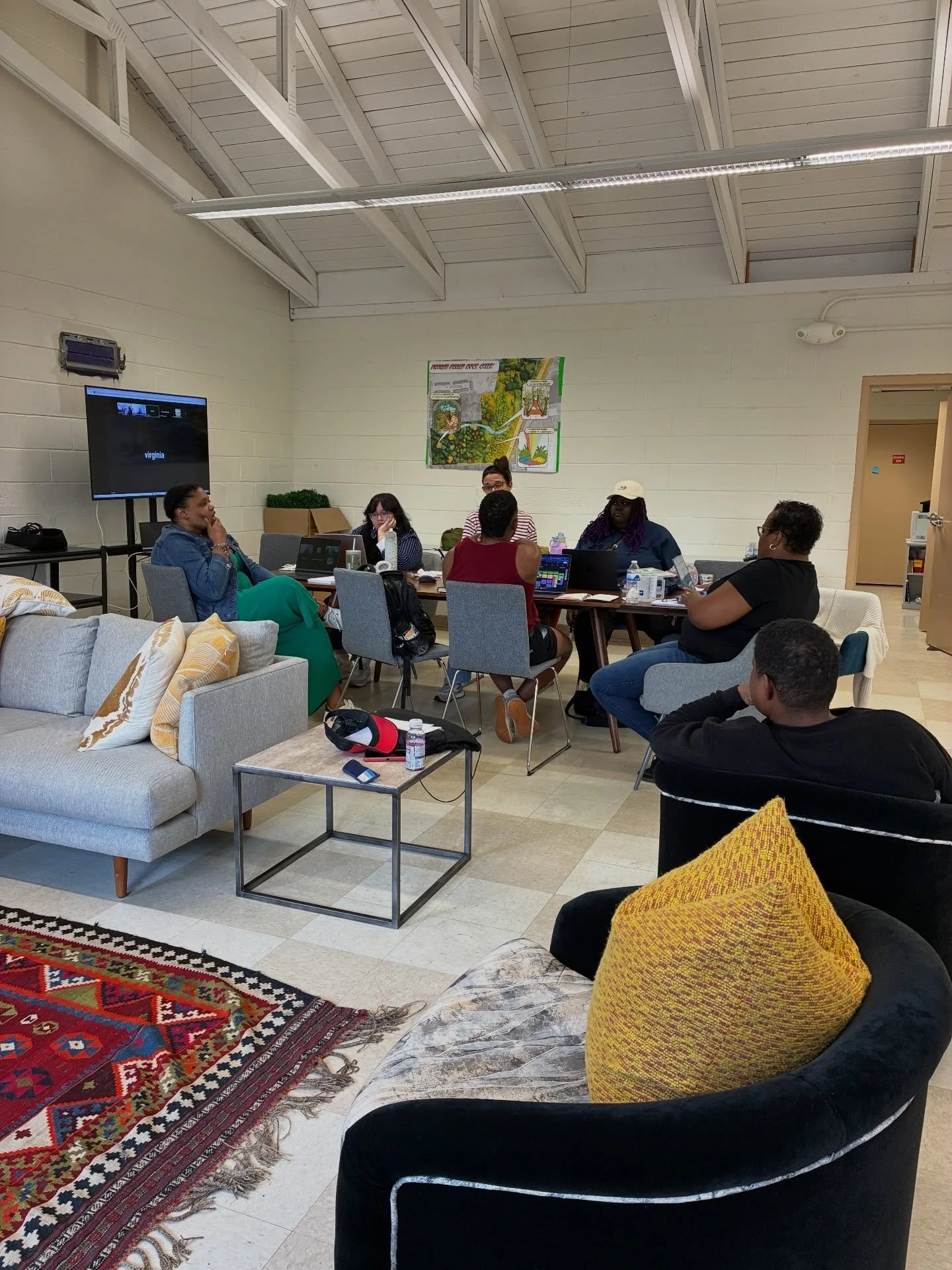 Moving in bit by bit&hellip;.
#homebase #inperson #together