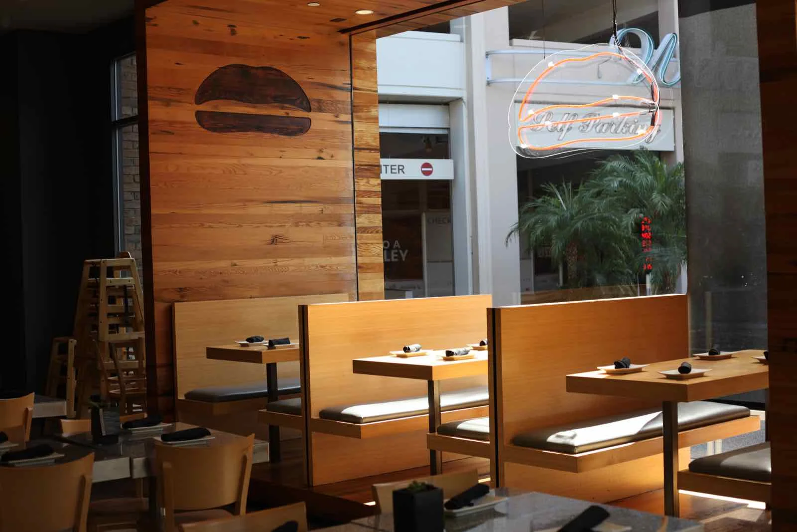 umami-burger-grove-los-angeles.jpg