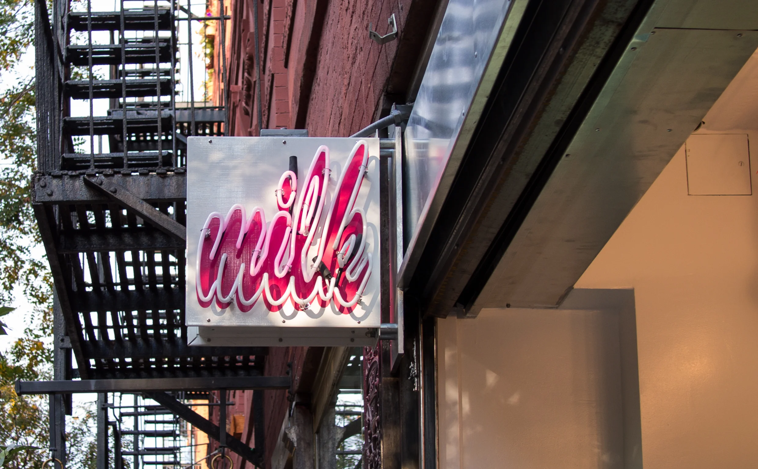 Momofuku_Milk_Bar_Nolita_sign_(00330).jpg