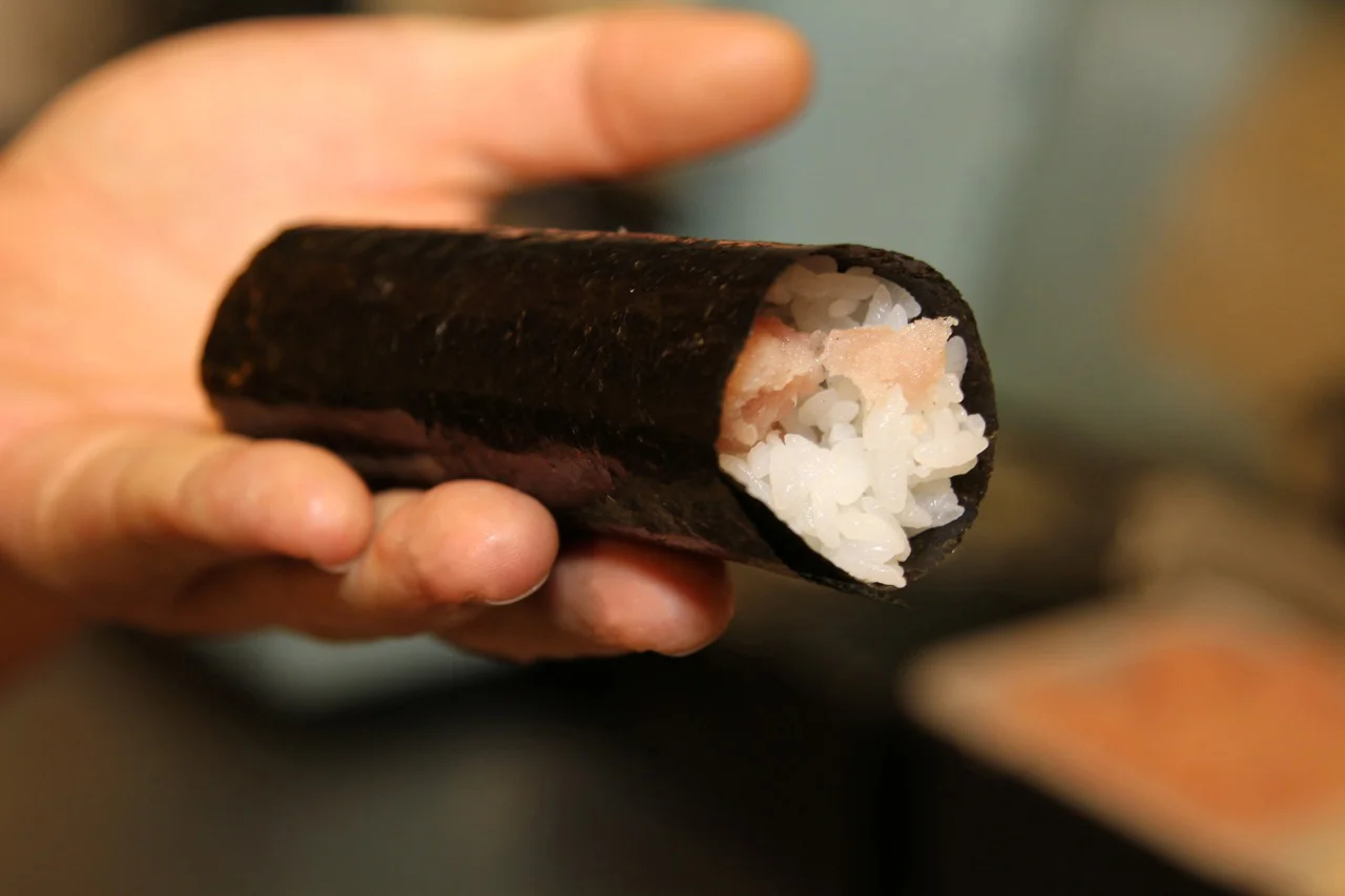10_HANDroll.jpg