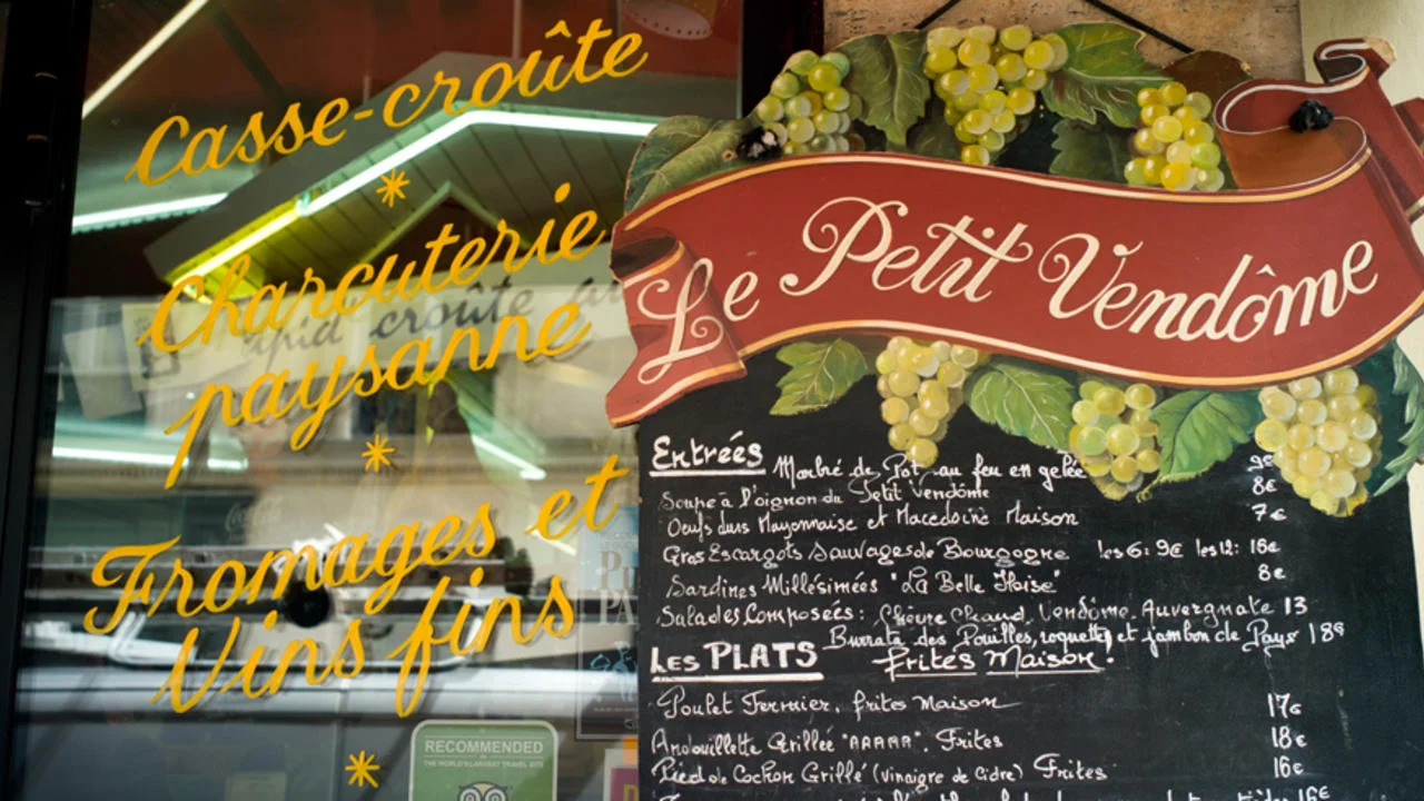 PHOTO SOURCES: WWW.PARISBYWINE.COM , WWW.THESAVVYBACKPACKER.COM , WWW.TIMEOUT.FR , WWW.THEFOODHOUND.COM , WWW.FACEBOOK.COM/LEPETITVENDOME AND WWW.LEFIGARO.FR
