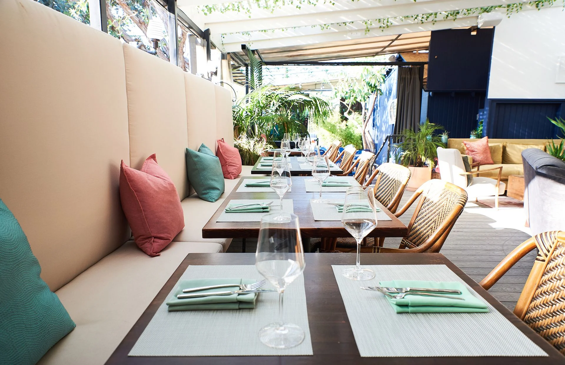 neighbor_venice_patio_seating.jpg