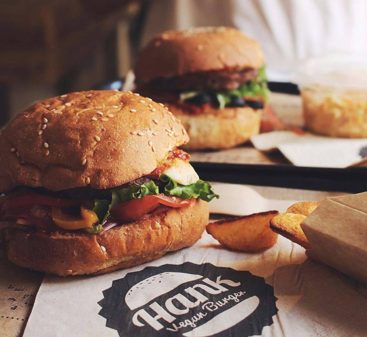Hank-burger-restaurant-vegan-paris-et-lyon-hoomoos-3.png