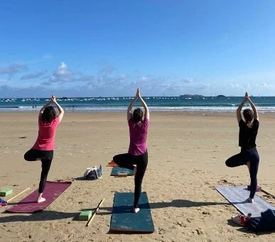 Magic Yoga Morning on the beach in Saint Lunaire ©Tanna-Adventures