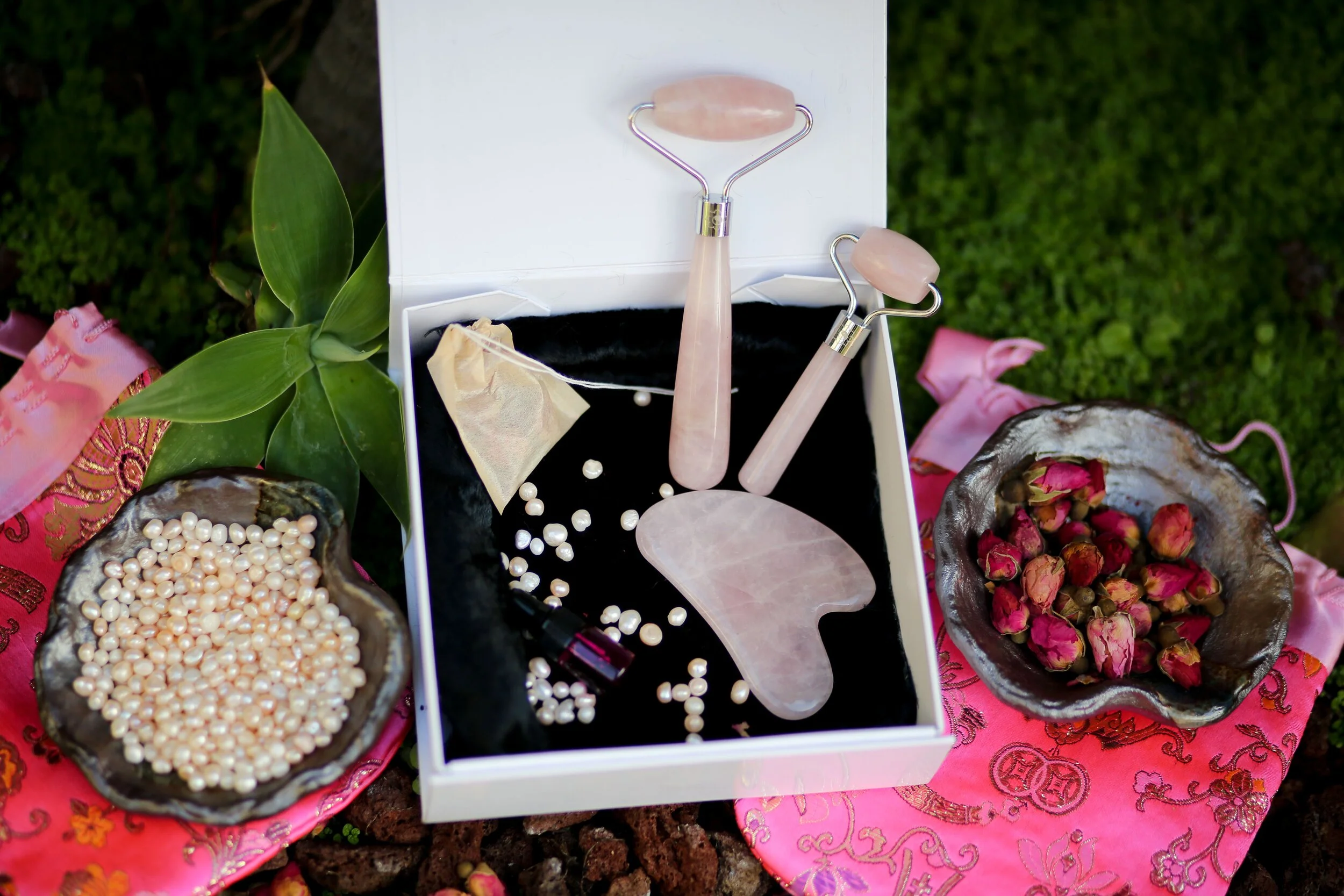 At-Home Facial Beauty Lift Kits