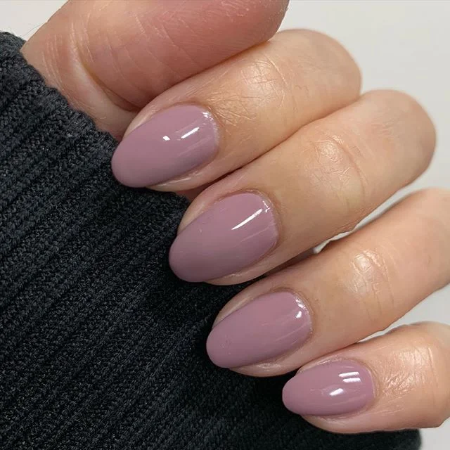 Looking for a polish that wears well but will not damage your nails? Introducing Zoya Demi-Gel! A hybrid manicure that allows extended wear without compromising health of nails. Choose your favorite Zoya Polish and turn it into a Demi-Gel.
.
.
.
#Zoy