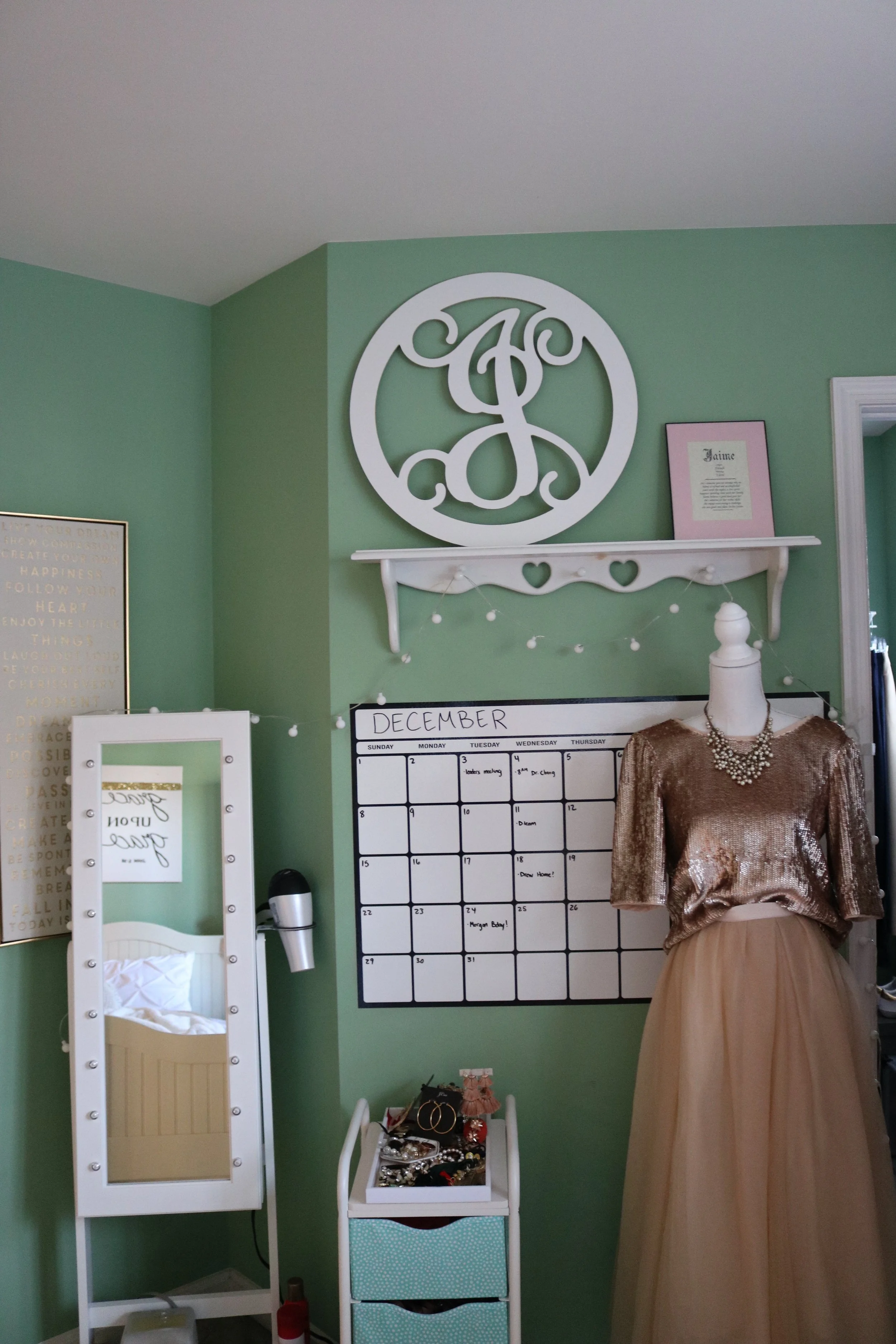 Holiday Bedroom Touches