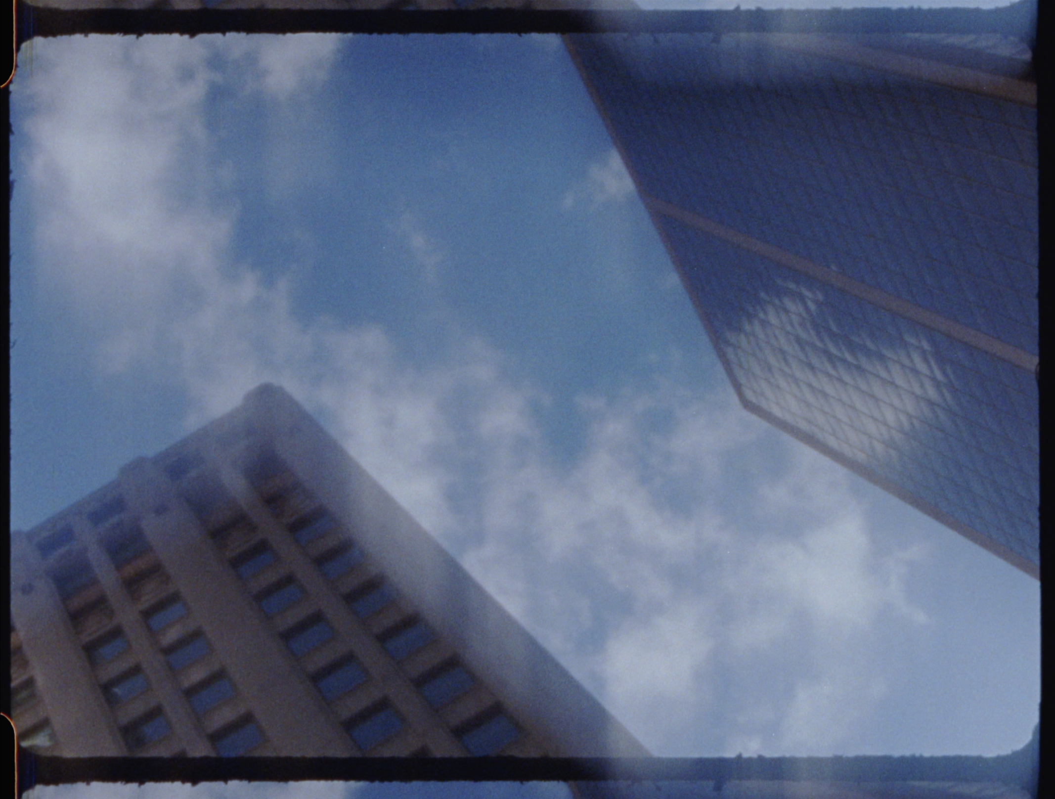 SEN MORIMOTO PEOPLE WATCHING 16mm14.png