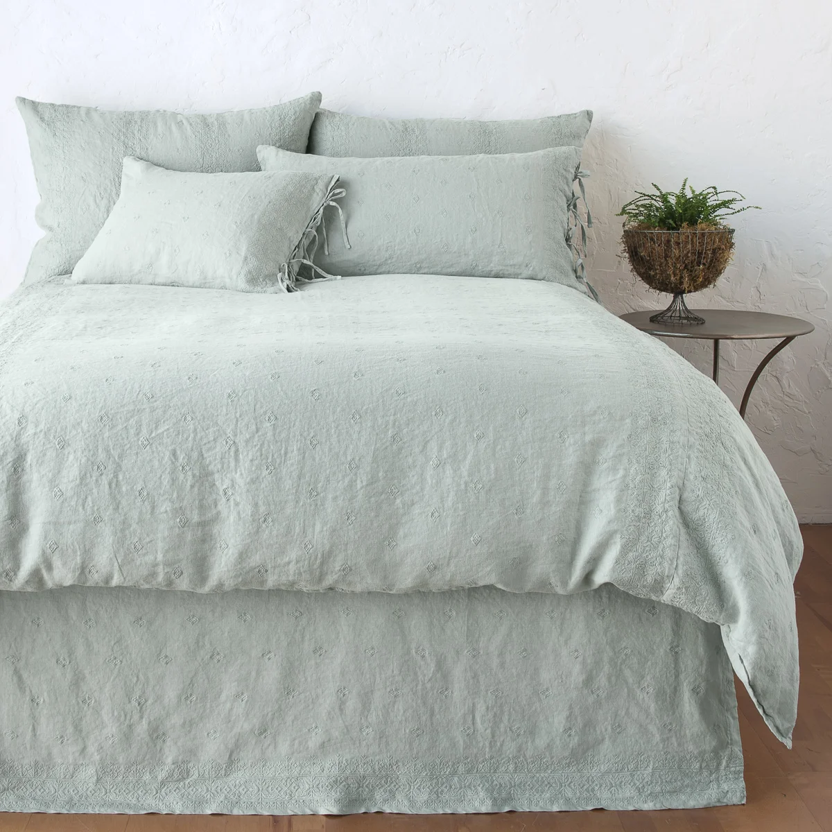 Ines_Linen_Embroidered_Sham_Eucalyptus_Bella_Notte_4.jpg