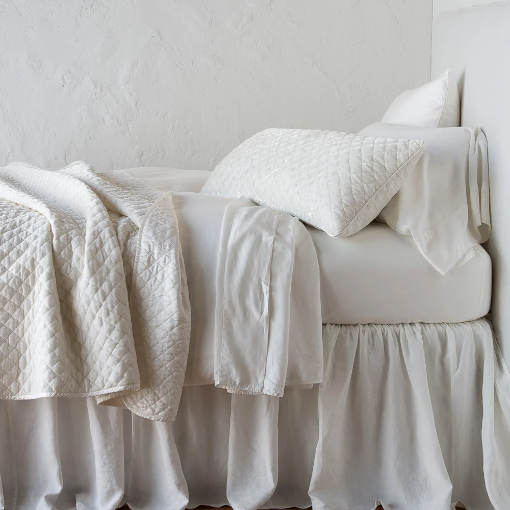 Silk Velvet Quilted Throw Blanket — Clé - Main Image