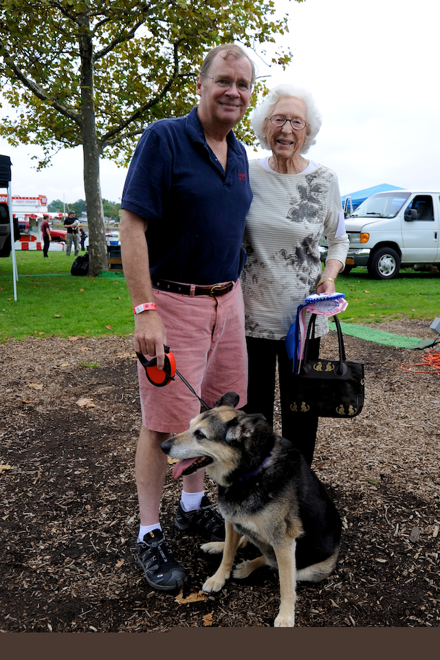 20110925_greendog_339.jpg
