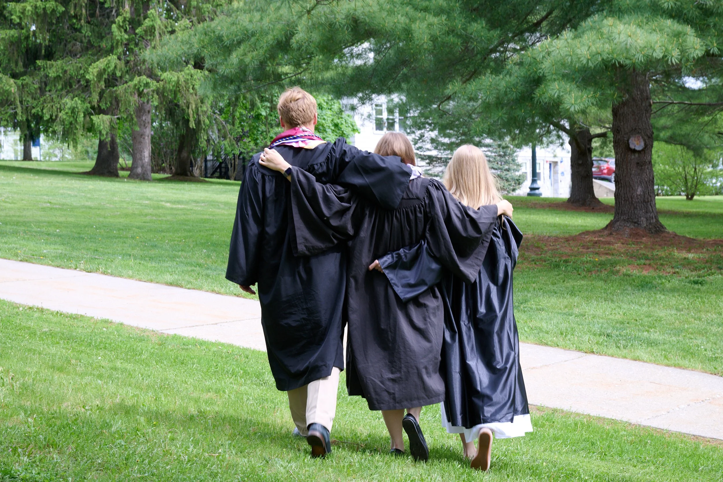 20260523_russ.grad_0075.jpg